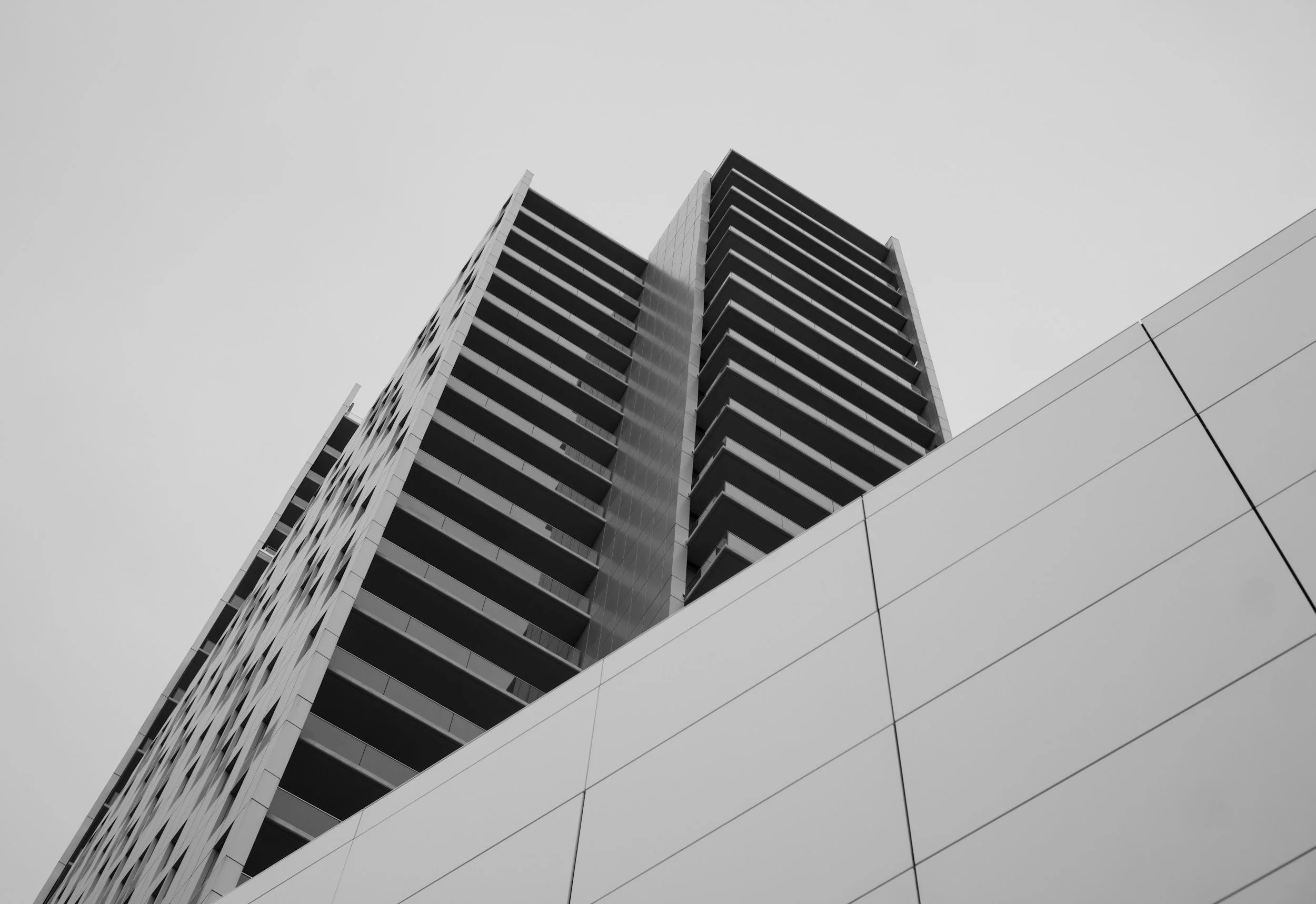 LPL Was Getting Bigger. Cetera And Raymond James Found Two Places To Recruit Against It.
