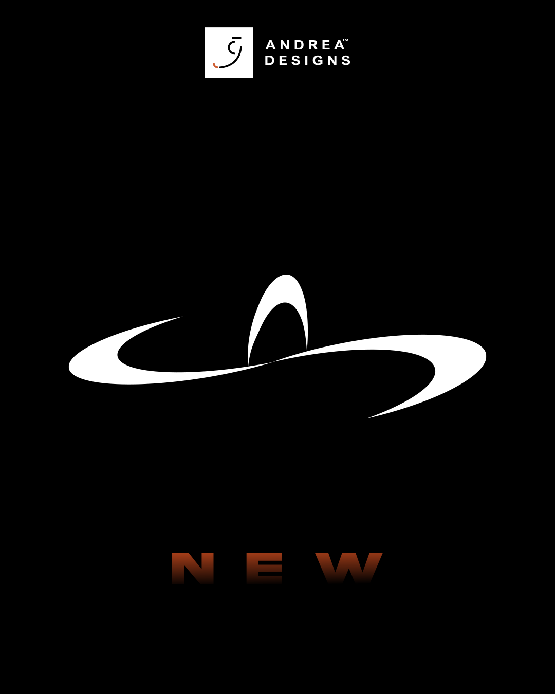 Logo bianco con forma di spazio e orbita su sfondo nero, con testo 'NEW' in basso.