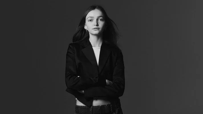 Black and white editorial portrait of Montreal model Sadie, captured in a fashion-style composition highlighting natural facial features, strong expression, and clean lighting for a professional modeling portfolio.