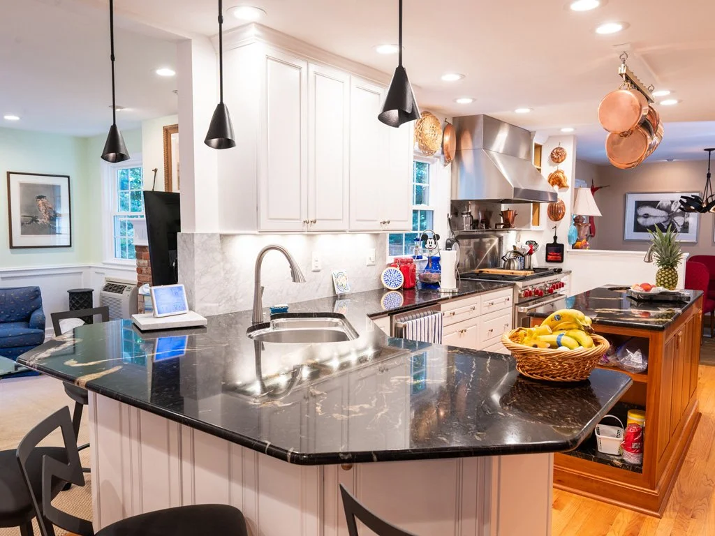 Kitchen_2.jpg