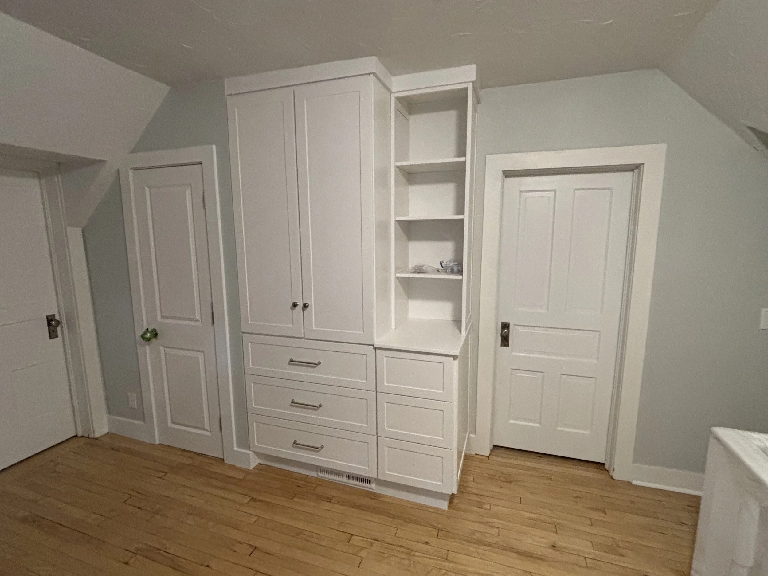 Close expansion with built-in units