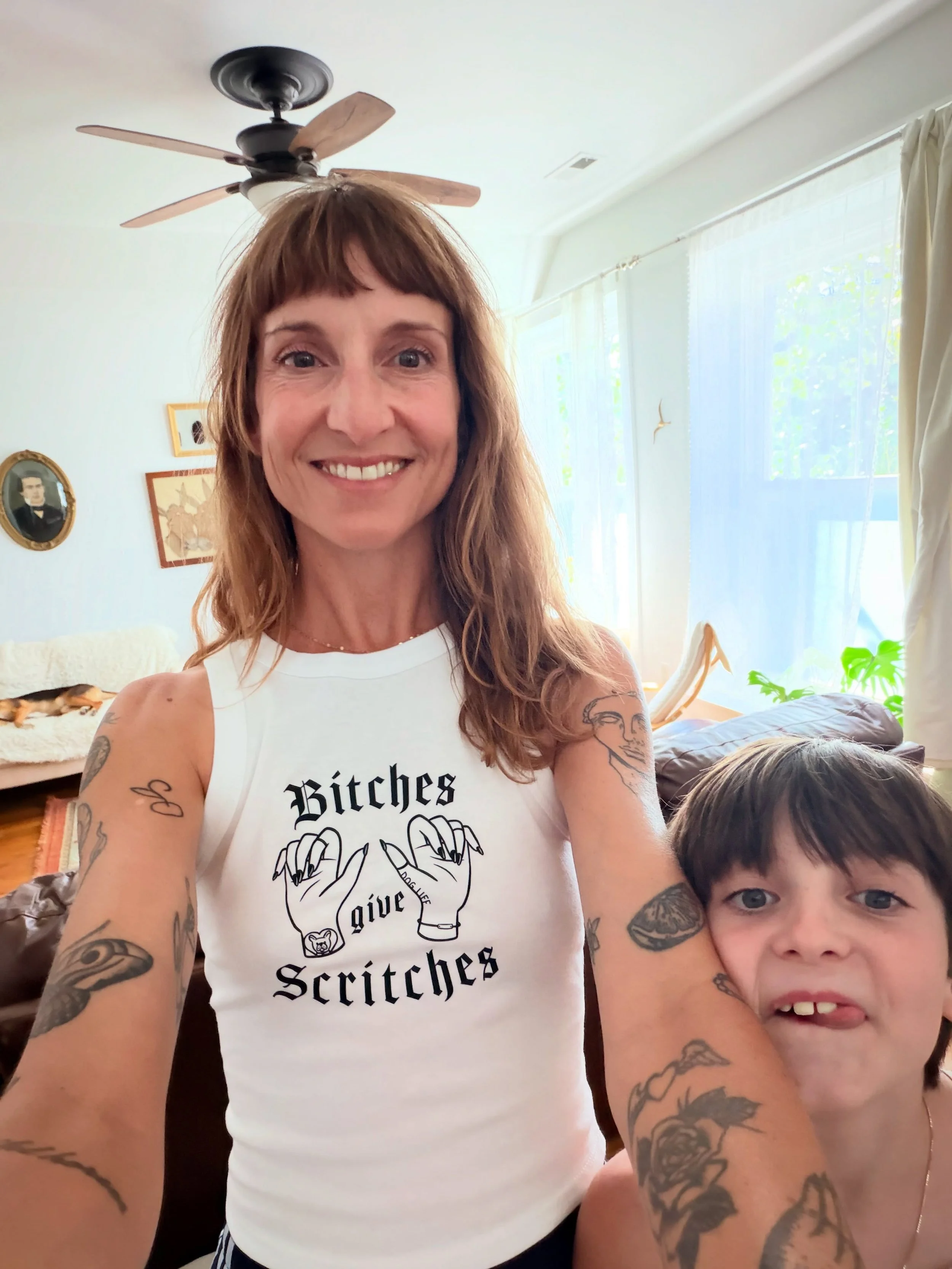 I mean, it&rsquo;s true. Bitches do, in fact, give scritches. Get yours! Shop link in bio. 🐶💅🏻😍