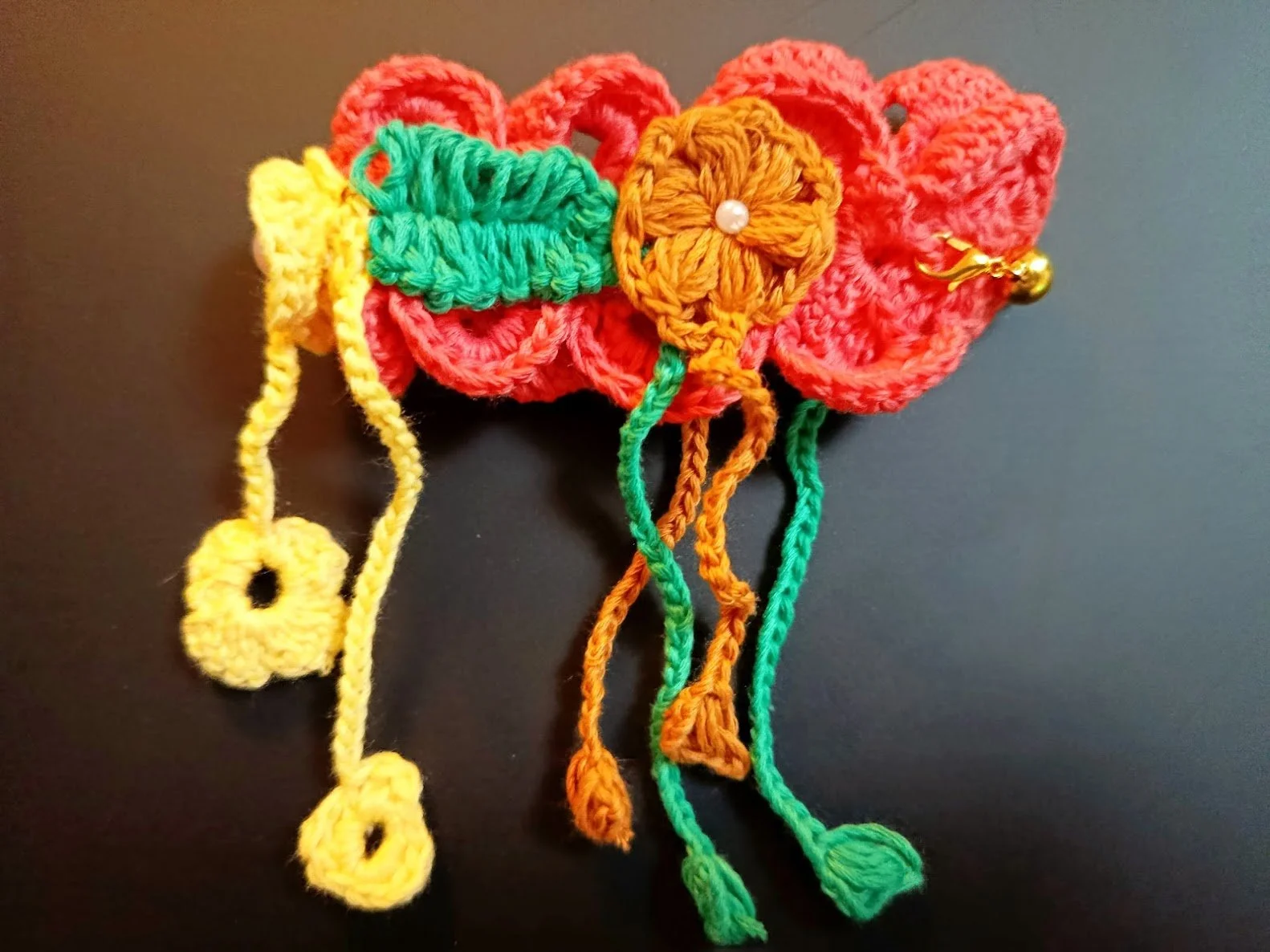 BRACELET FLEURIE ET PERLE 0.jpg