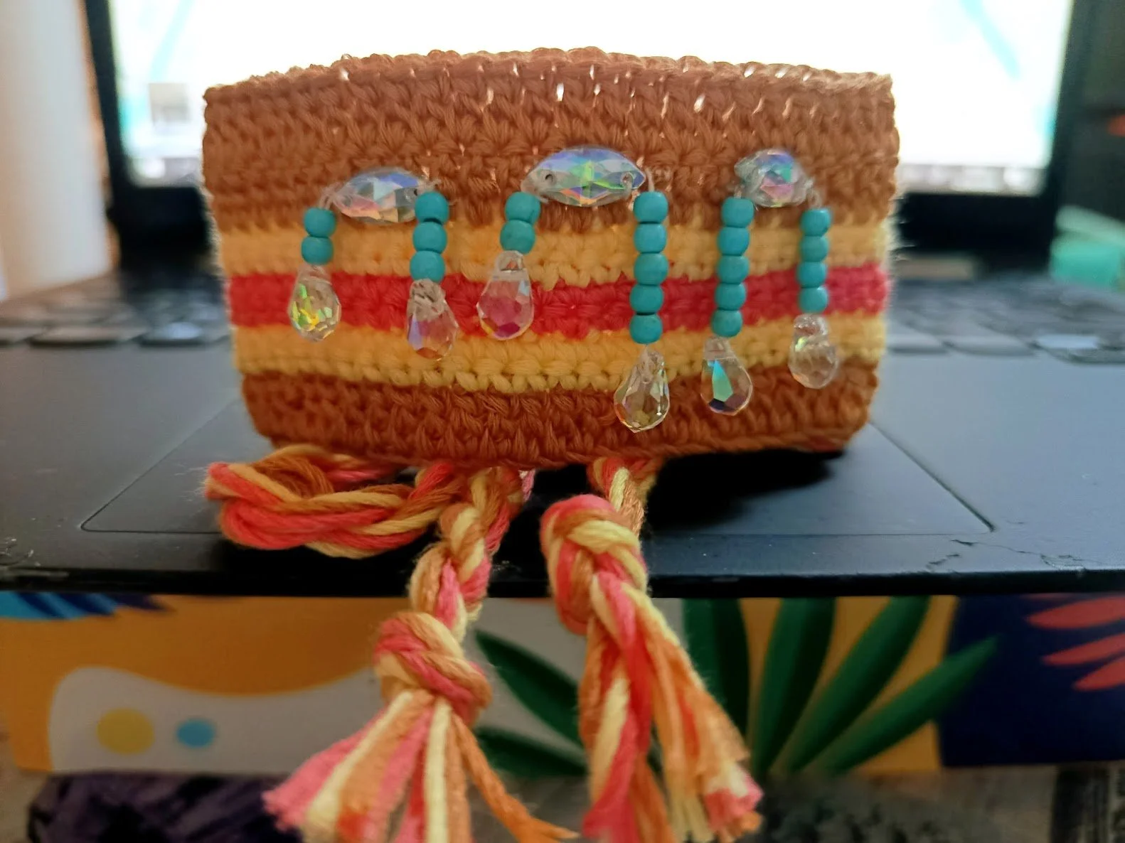 Bracelet Manchette Crochet Bohème - Perles et Cristaux "Éclat Solaire"