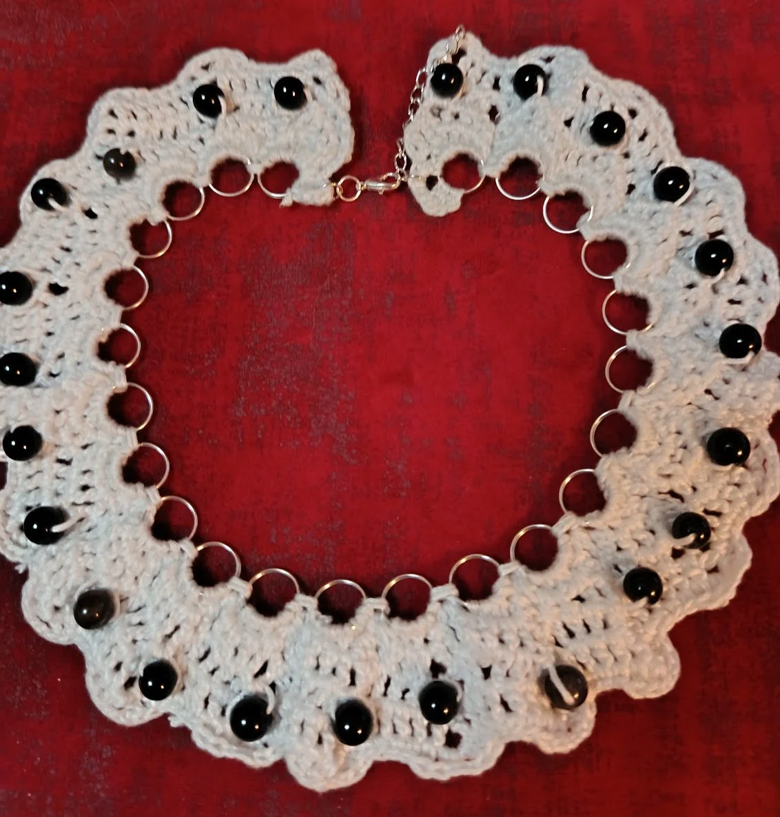 Col Plastron "Nuit Blanche" – Haute Fantaisie Crochet & Onyx