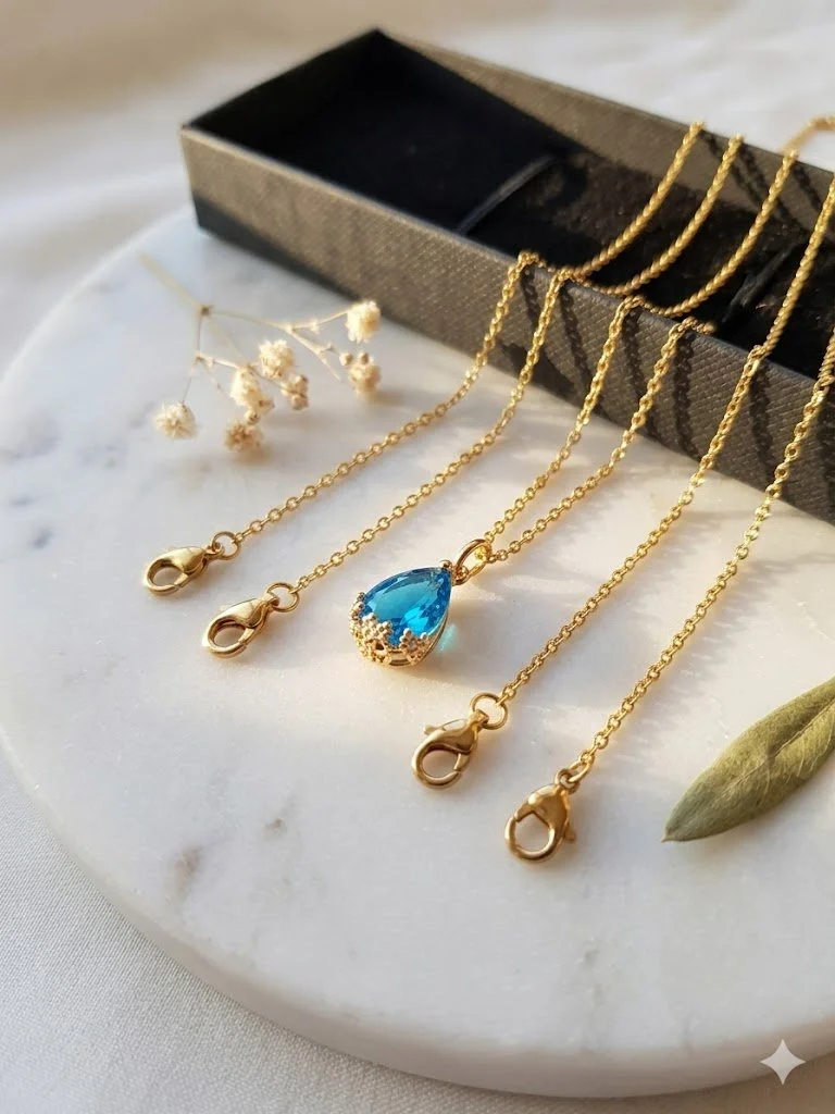 Collier plaqué or 18 carats - Pendentif Pierre Bleue "Goutte d'Eau"