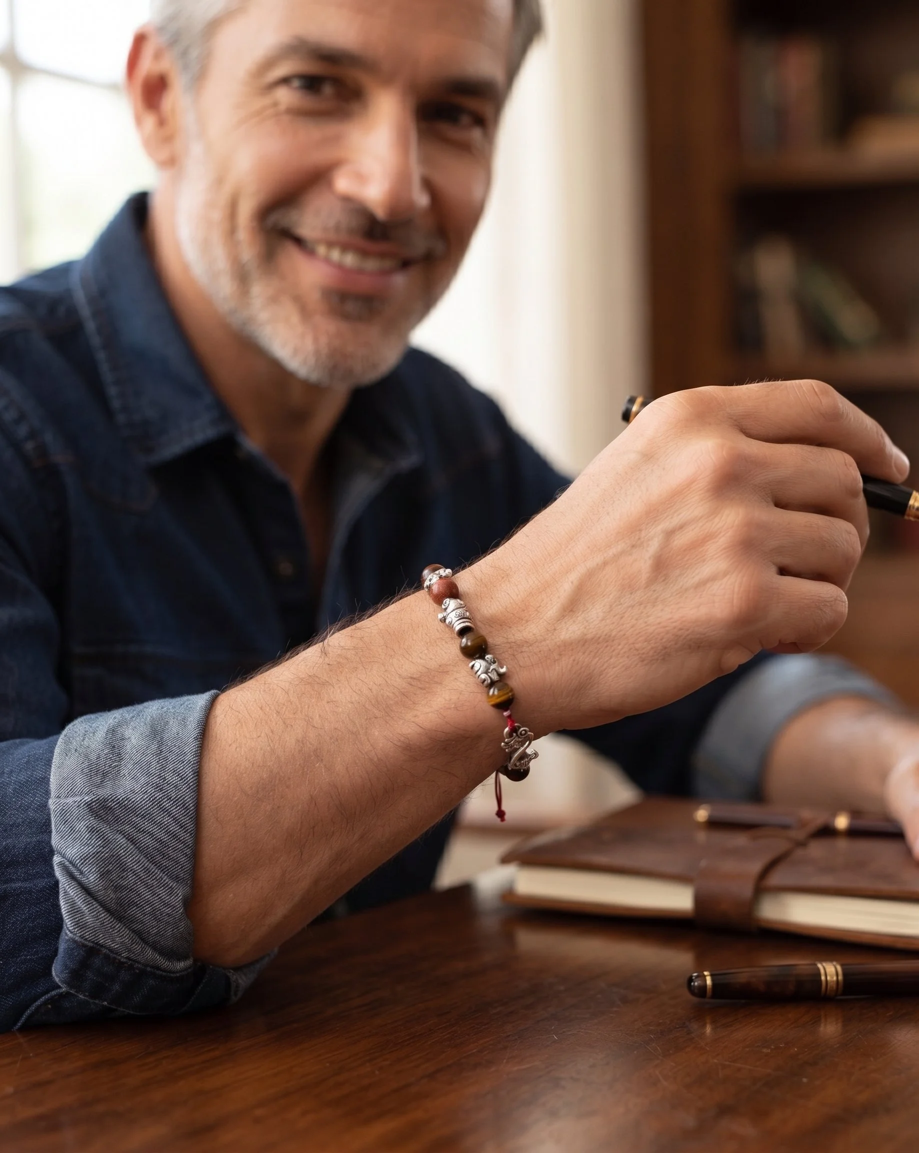 Bracelet "Sagesse Nomade" en Jaspe Rouge et Éléphants