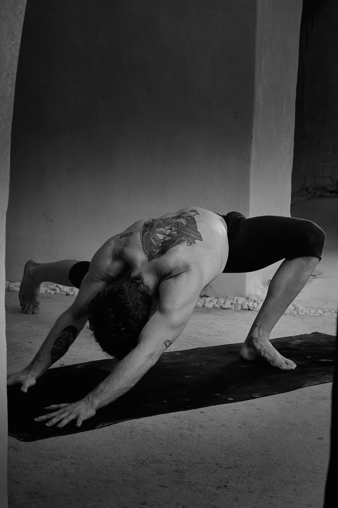 Black Lotus yoga Fiko Aliaga Valencia