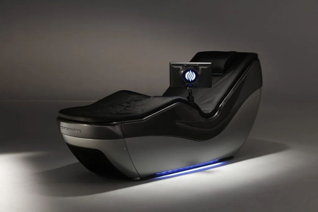 HydroMassage Lounge at Qumi Ori Oshkosh