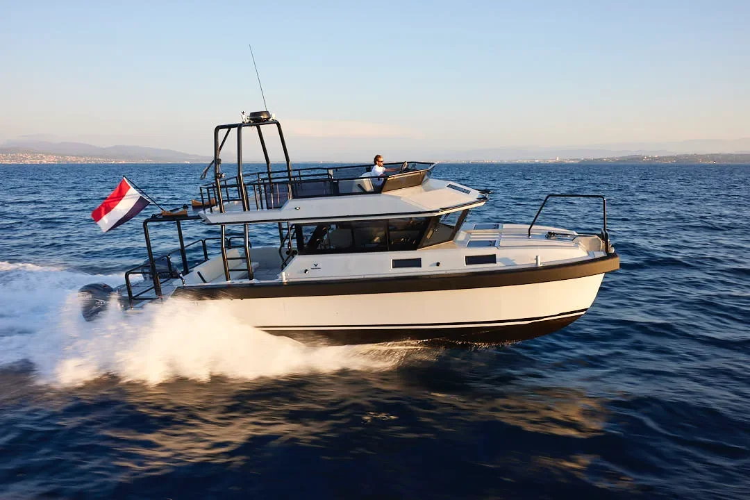 Vandal-Explorer-Website-40-knot-Photo.webp
