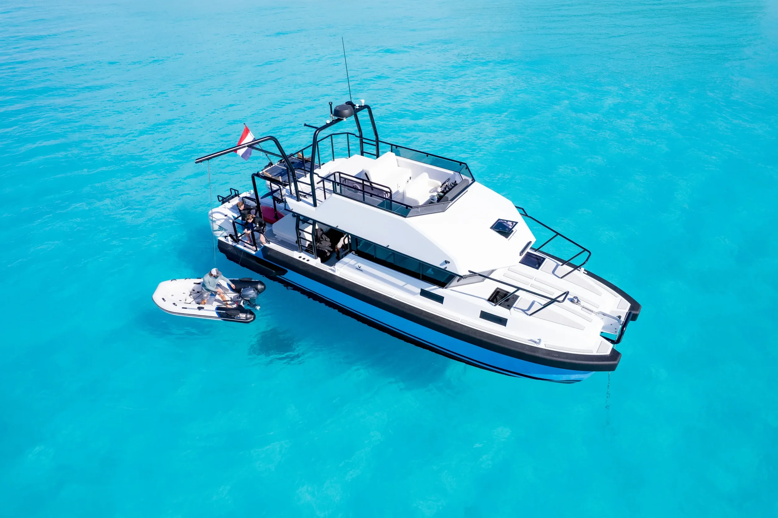 vandal-dinghy-launch-scaled.webp