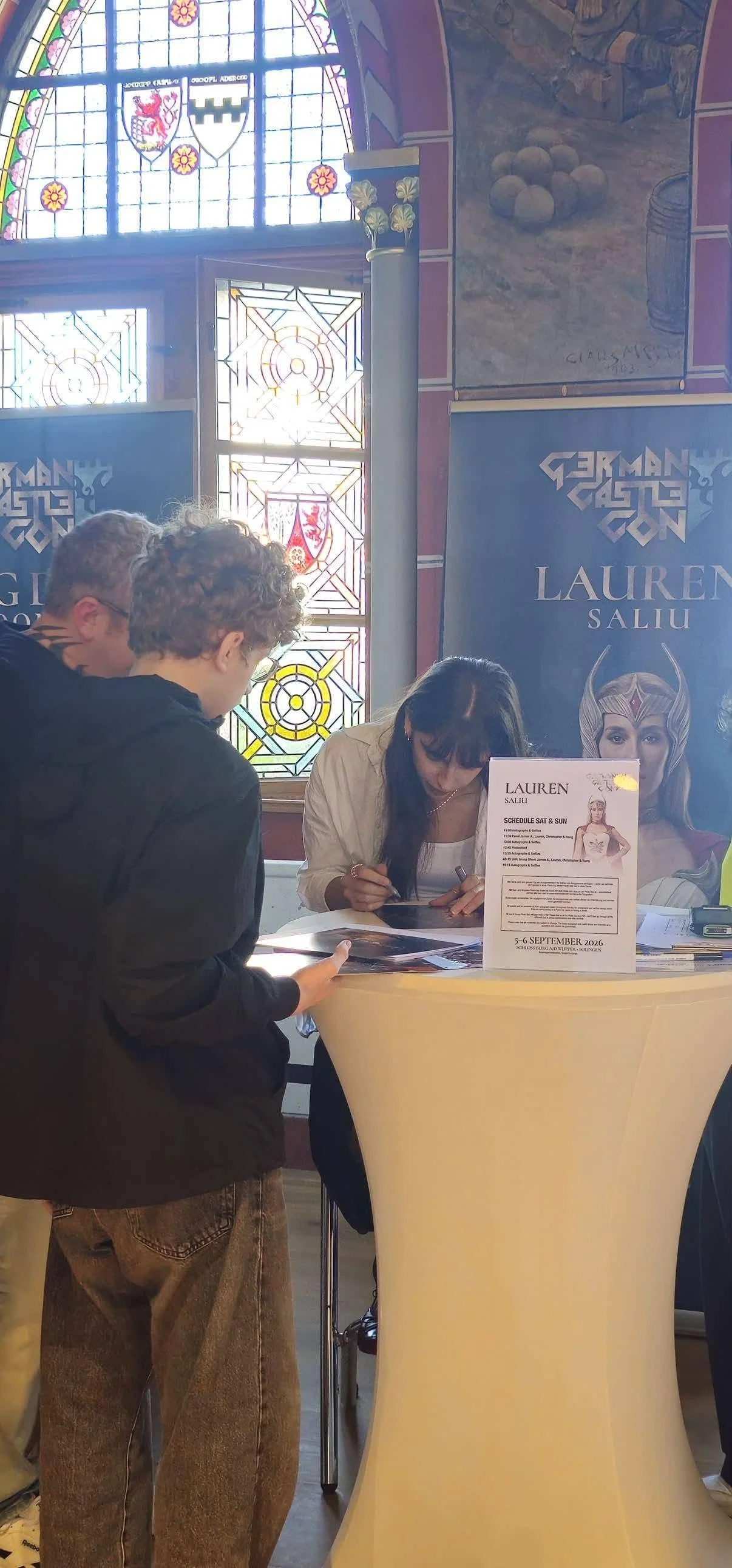 Lauren Saliu meeting fans at German Castle Con