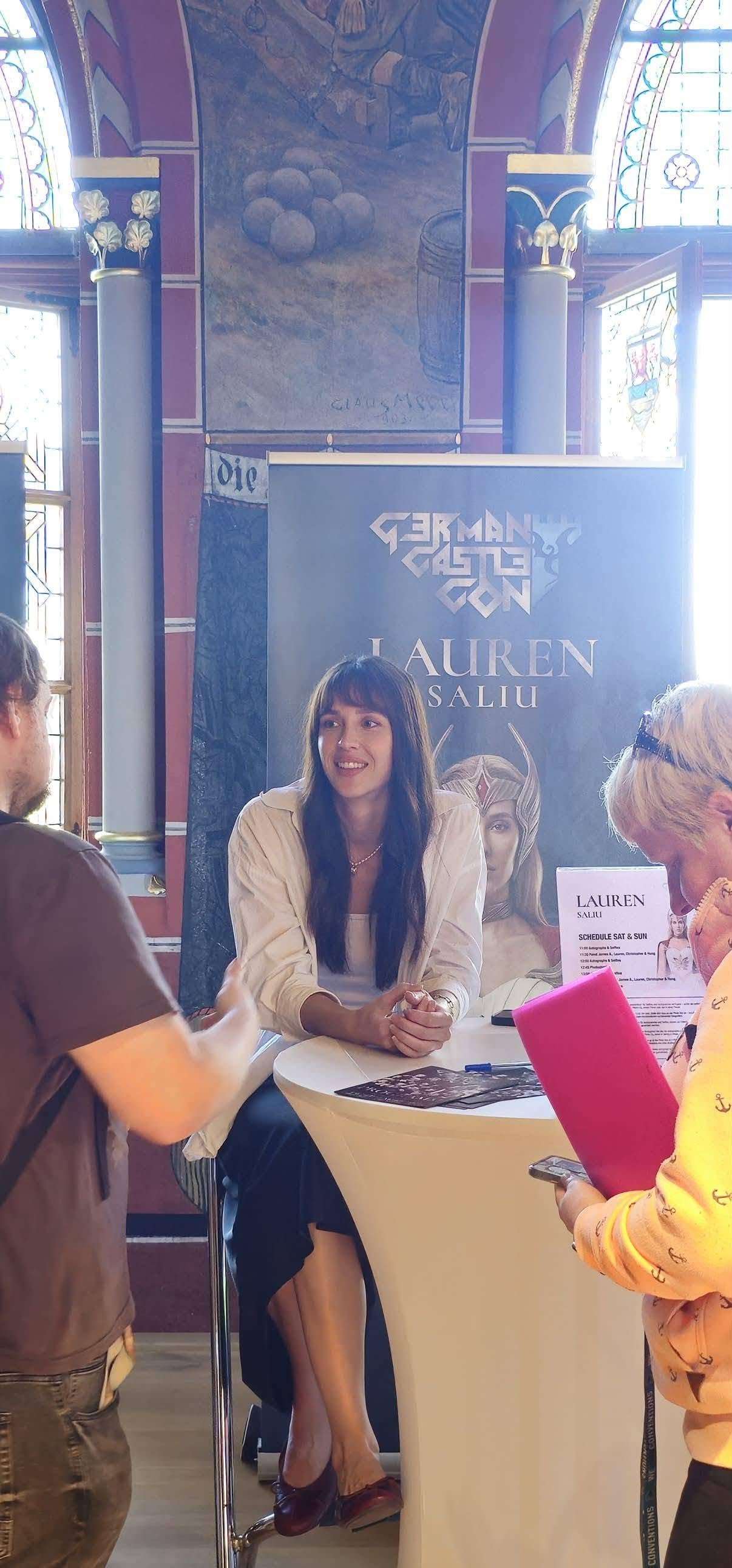 Lauren Saliu meeting fans at German Castle Con