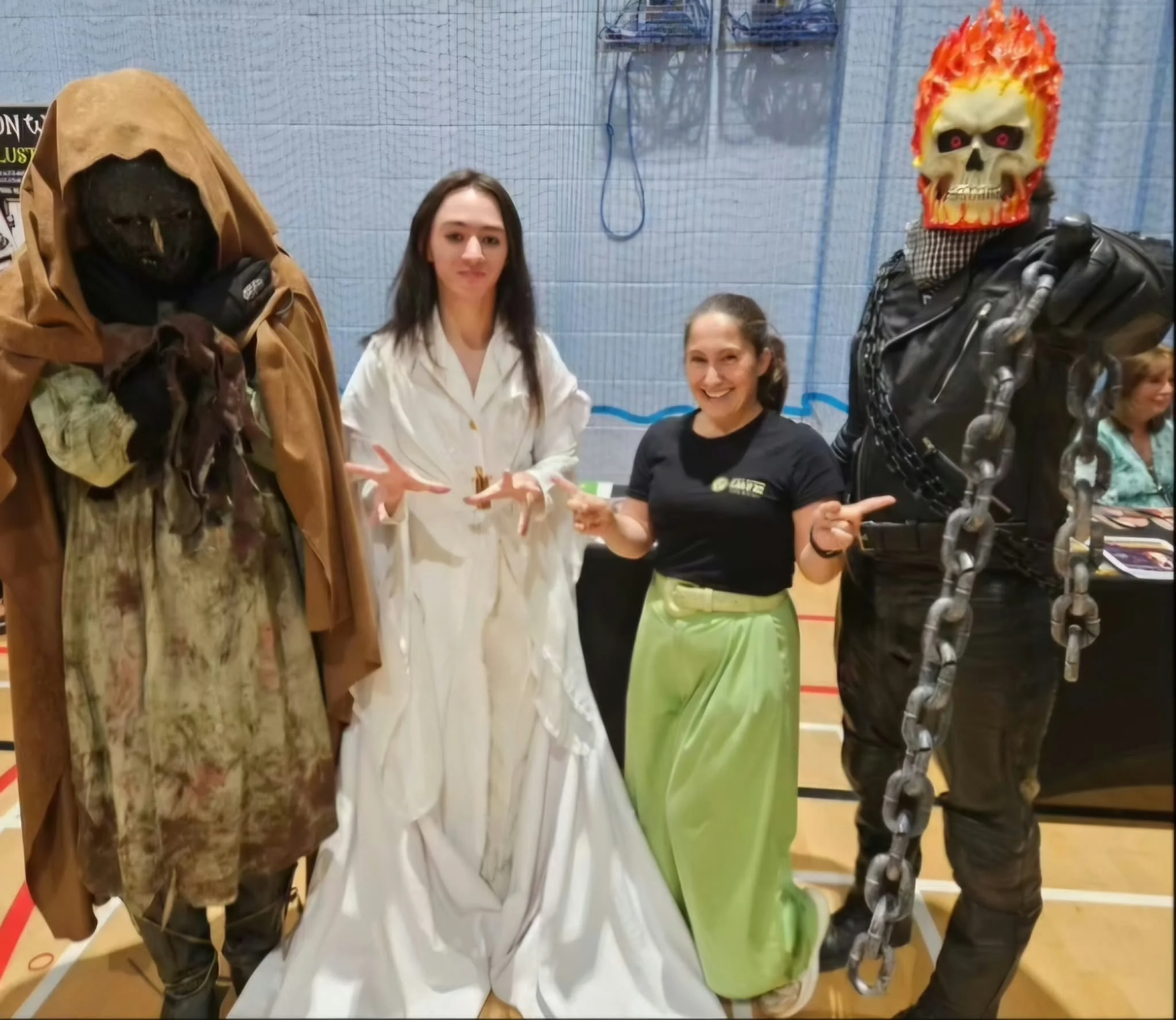 Luisa Guerriero meeting fans at Cymru Horror Con in Cardiff