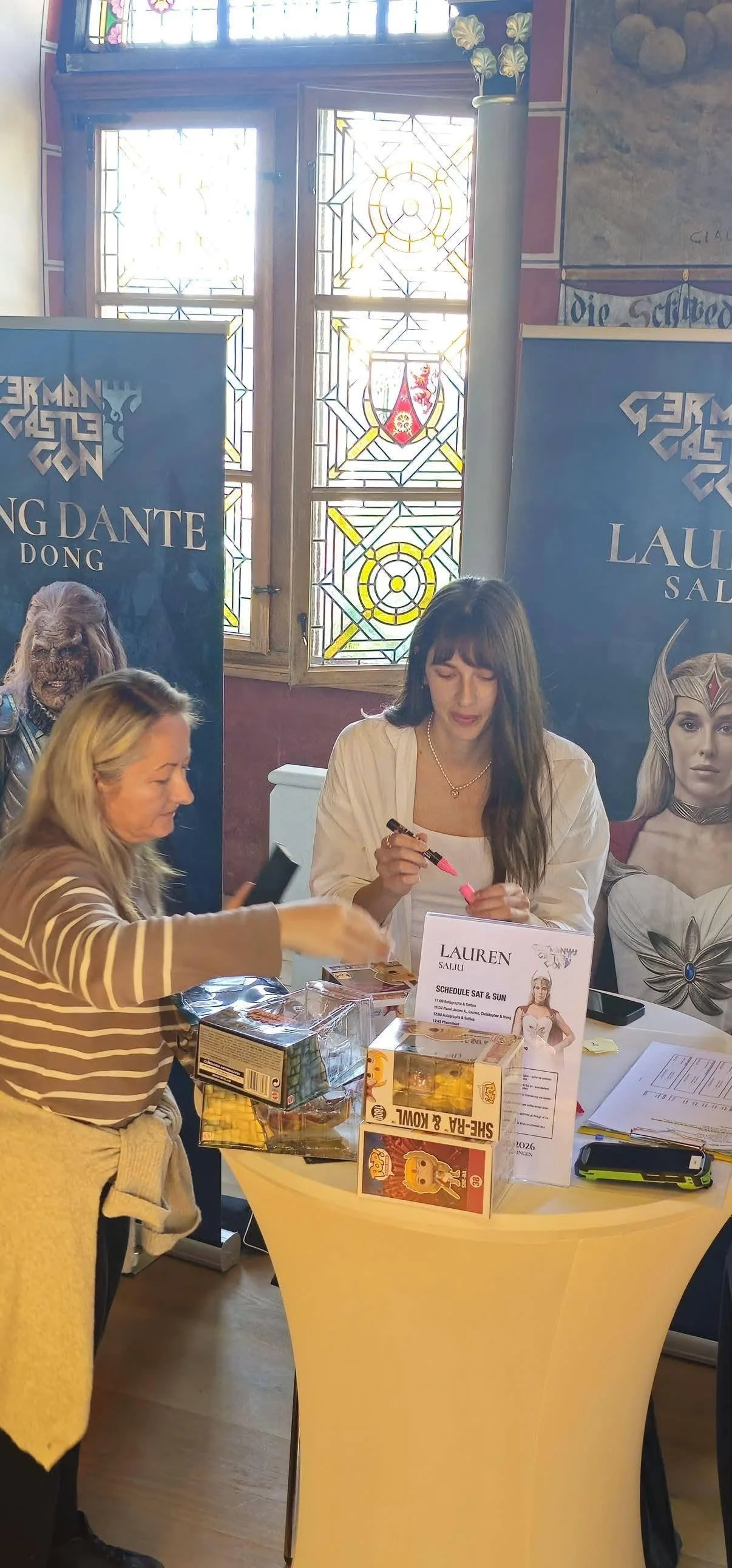 Lauren Saliu meeting fans at German Castle Con