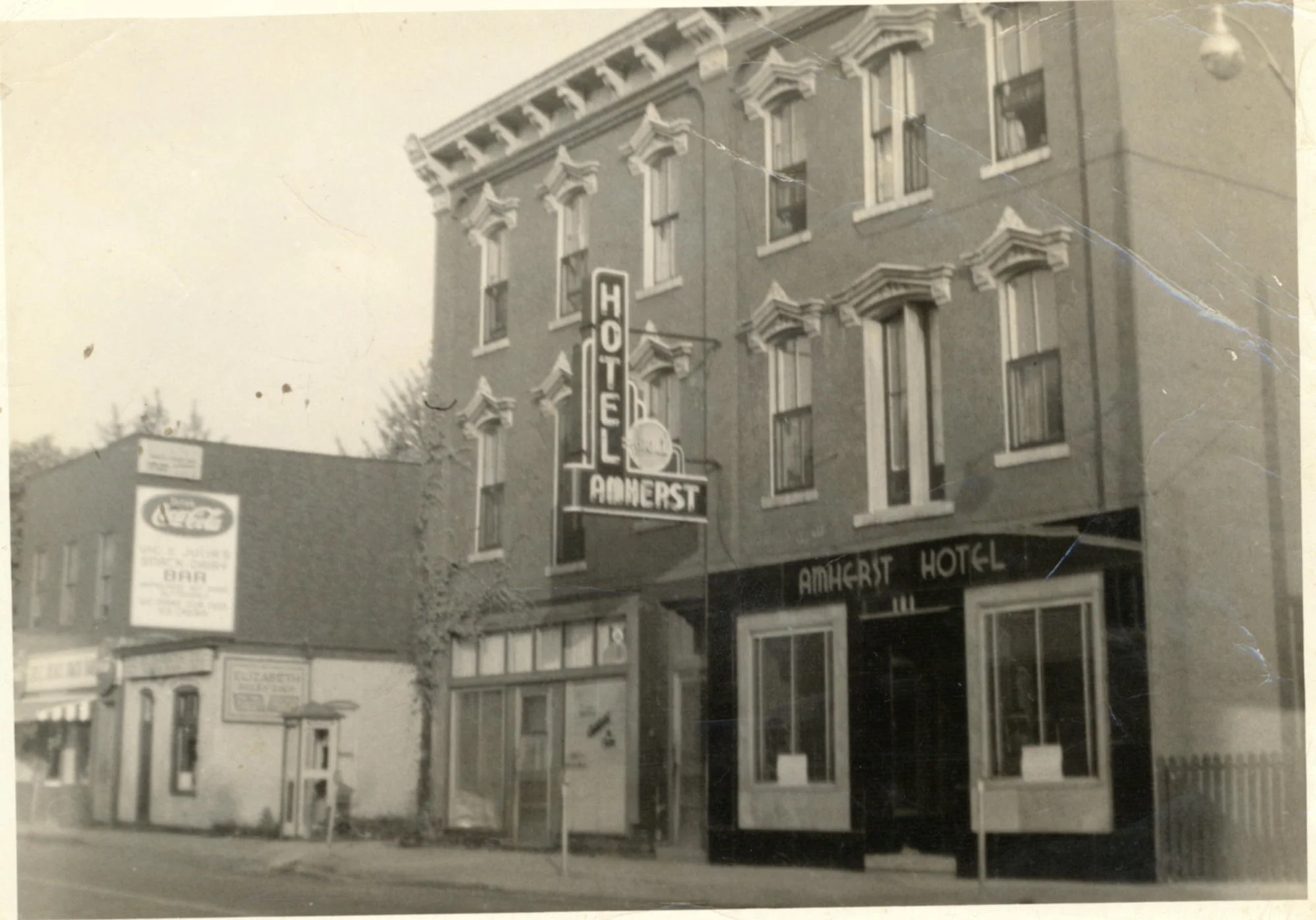 The History of The Richmond Centre Building in Downtown Amherstburg