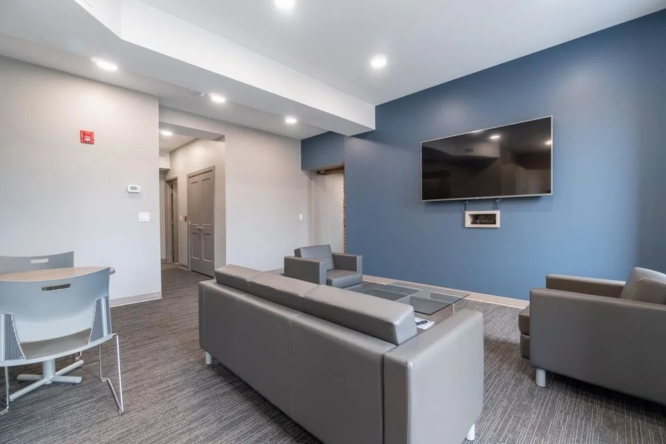 61 Richmond St - Lounge.jpg
