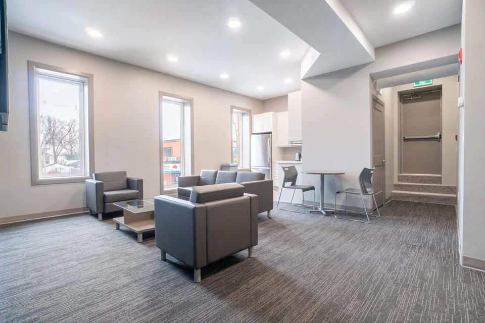 61 Richmond St - Lounge 2.jpg