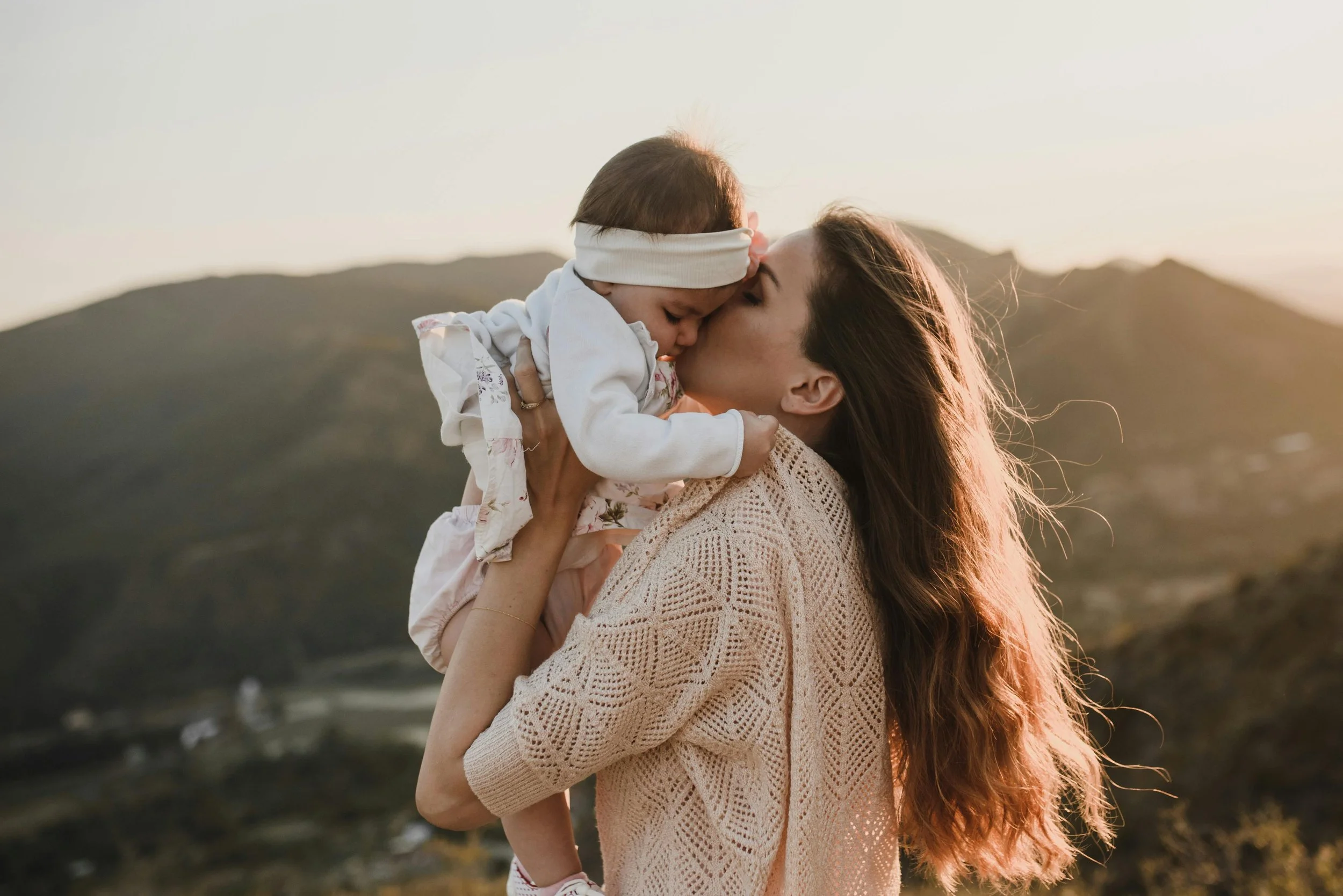 Raising Children Alone in the UAE: The Real Talk 