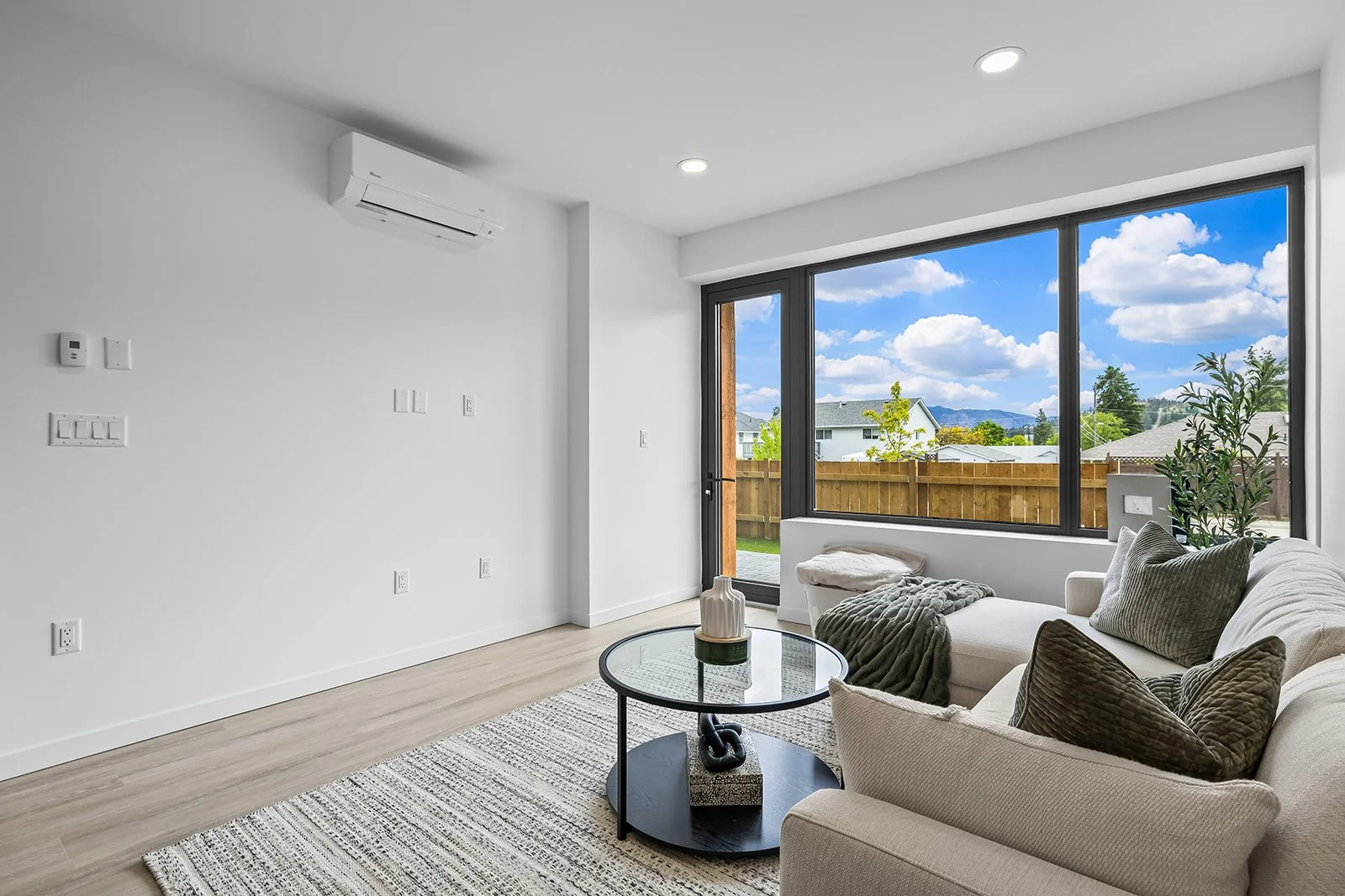 2 - 3210 Salmon Road-13.jpg