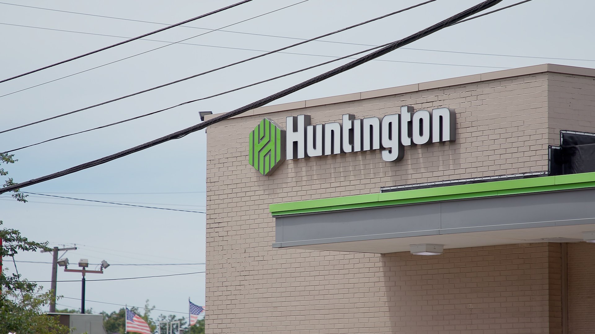 Banking on Buckeye: Rallying for Huntington Bank