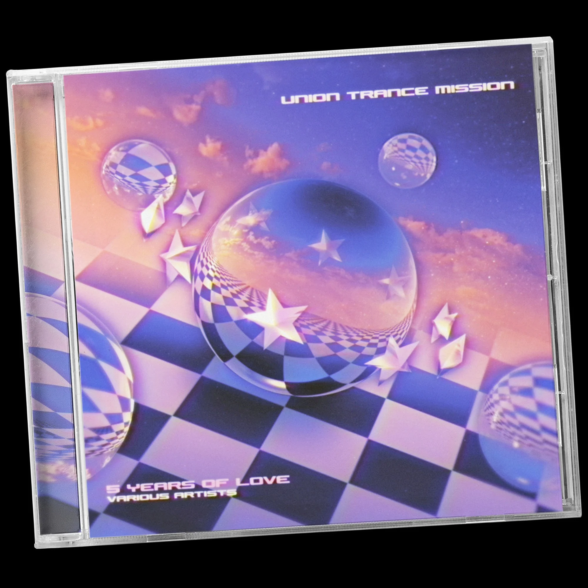 Une jaquette de CD ou de DVD avec un fond coloré évoquant un ciel ou un espace avec des éléments géométriques et des sphères en relief. Texte en anglais mentionnant une mission de la Union Trance, 5 années d'amour, plusieurs artistes.