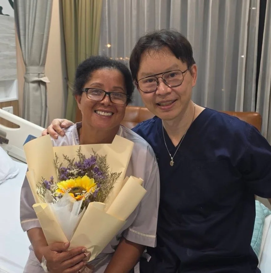 Dr. Dominic recently visited one of our patients from the United States, a practicing nurse who chose MedSanctuary for her transformative journey. She underwent a thigh lift and tummy tuck procedure and is now recovering well. We are honored by the t
