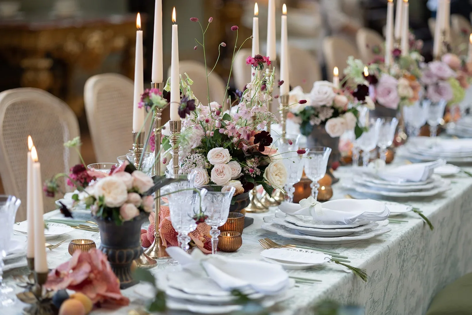 Planning your Wedding Flowers: A Guide to Florals and Budgeting