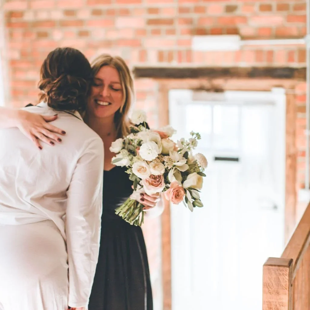 How to choose your wedding florist.