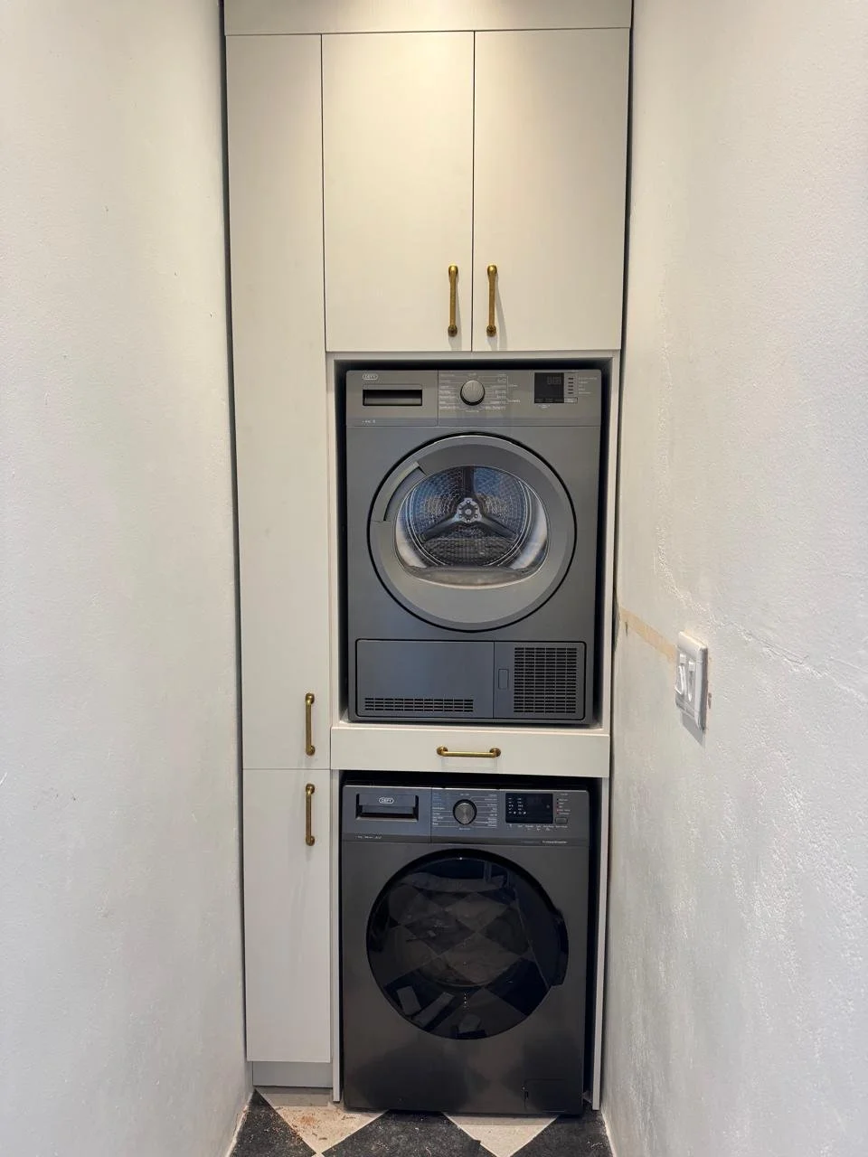 Laundry with handles complete.jpg