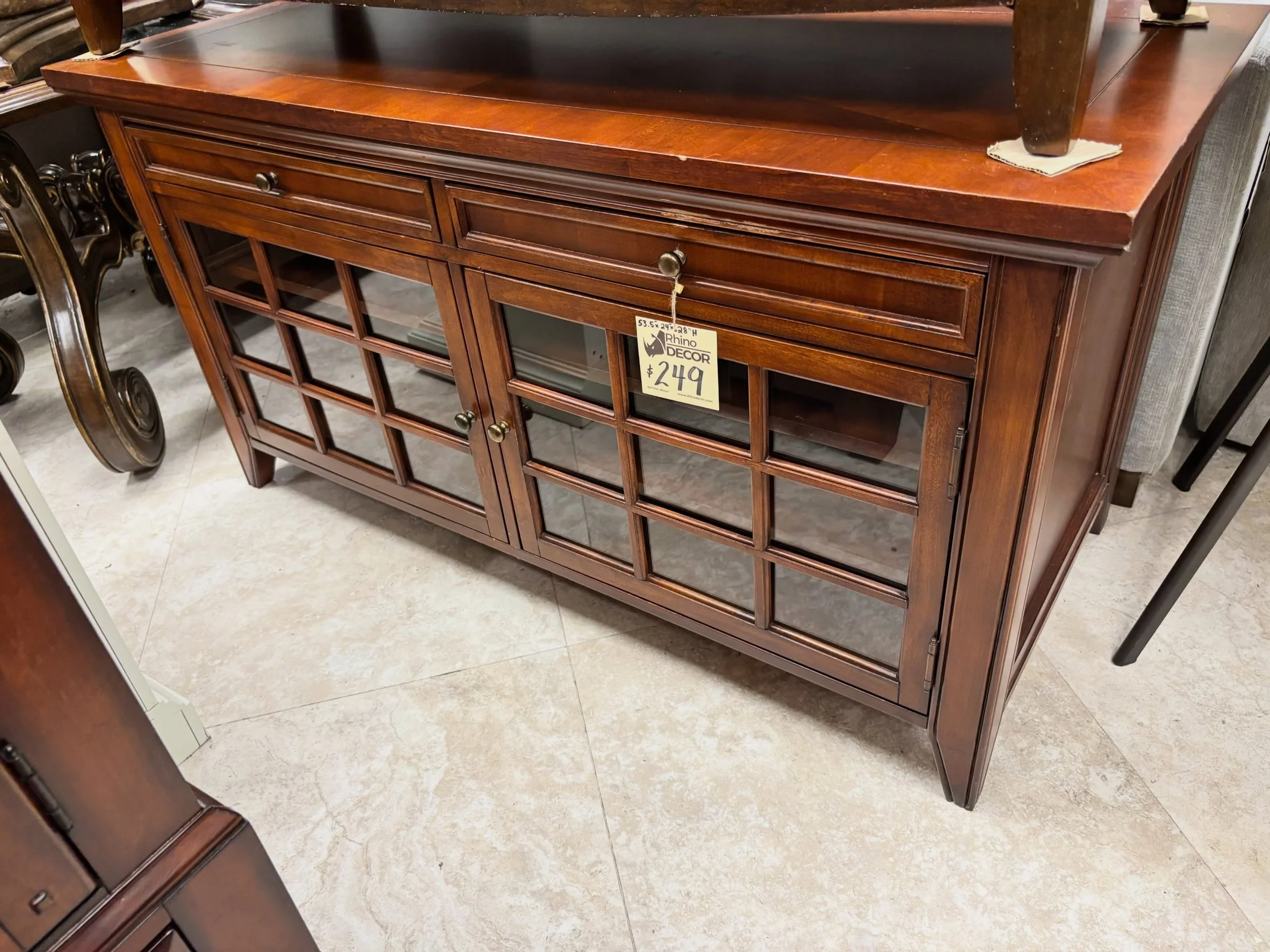 LOWERED PRICE

Wooden Media Console w/Glass Front Doors 
✅ Good Condition
📏 53.5&rdquo; x 24&rdquo; x 28&rdquo;H
💲 200

Available now at Rhino Decor
📍 13393 W Colonial Dr, Winter Garden, FL 34787
🕙 Tue&ndash;Thu 10&ndash;5 | Fri&ndash;Sat 10&ndas