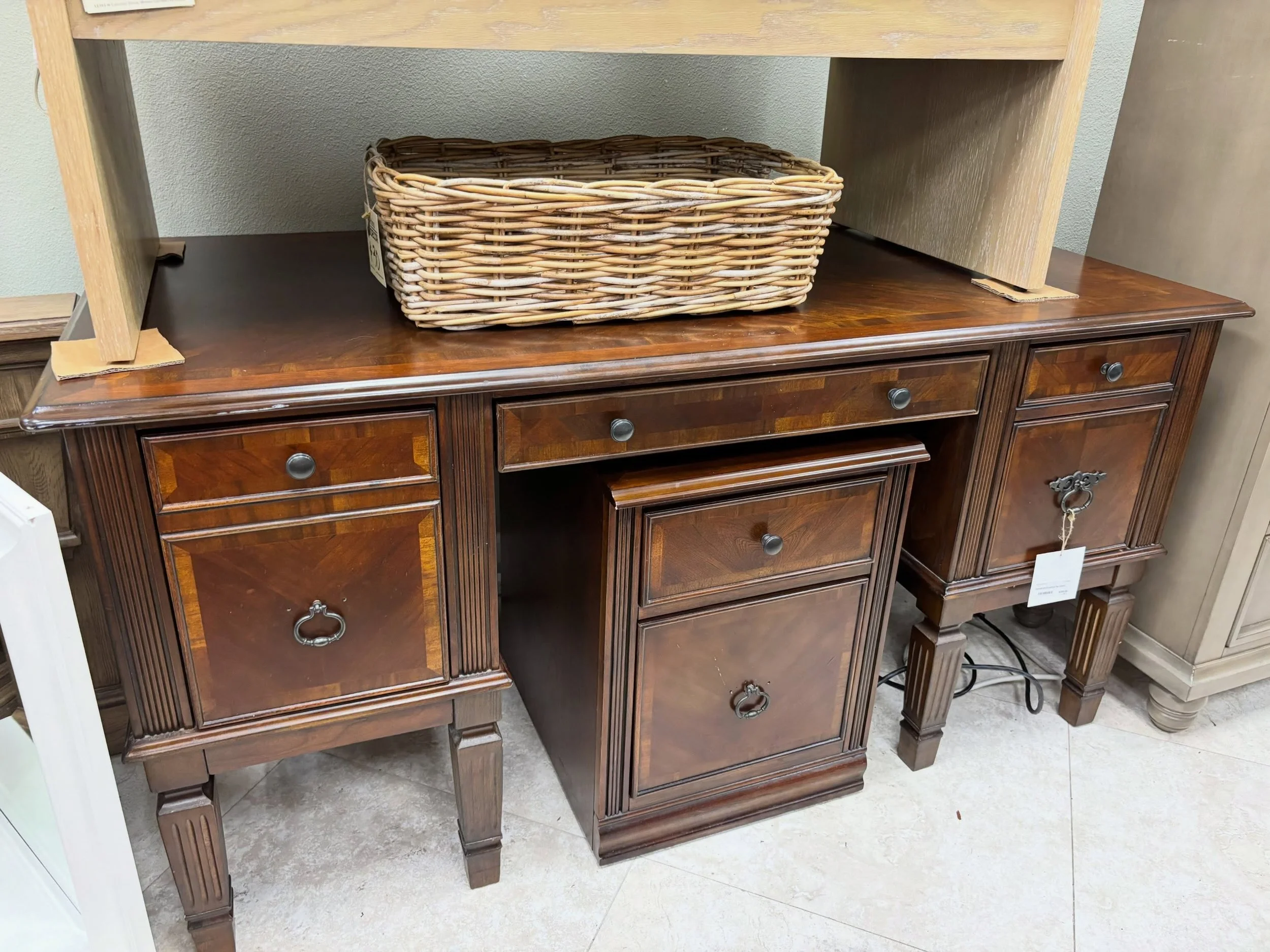 LOWERED PRICE&hellip; same great quality !

Medium Brown Desk &amp; File Cabinet
✅ Good Condition 
📏 Desk: 60&rdquo; x 30&rdquo; x 30&rdquo;H, File Cabinet: 22&rdquo; x 17.5&rdquo; x 24&rdquo;H
💲 349

Available now at Rhino Decor
📍 13393 W Colonia