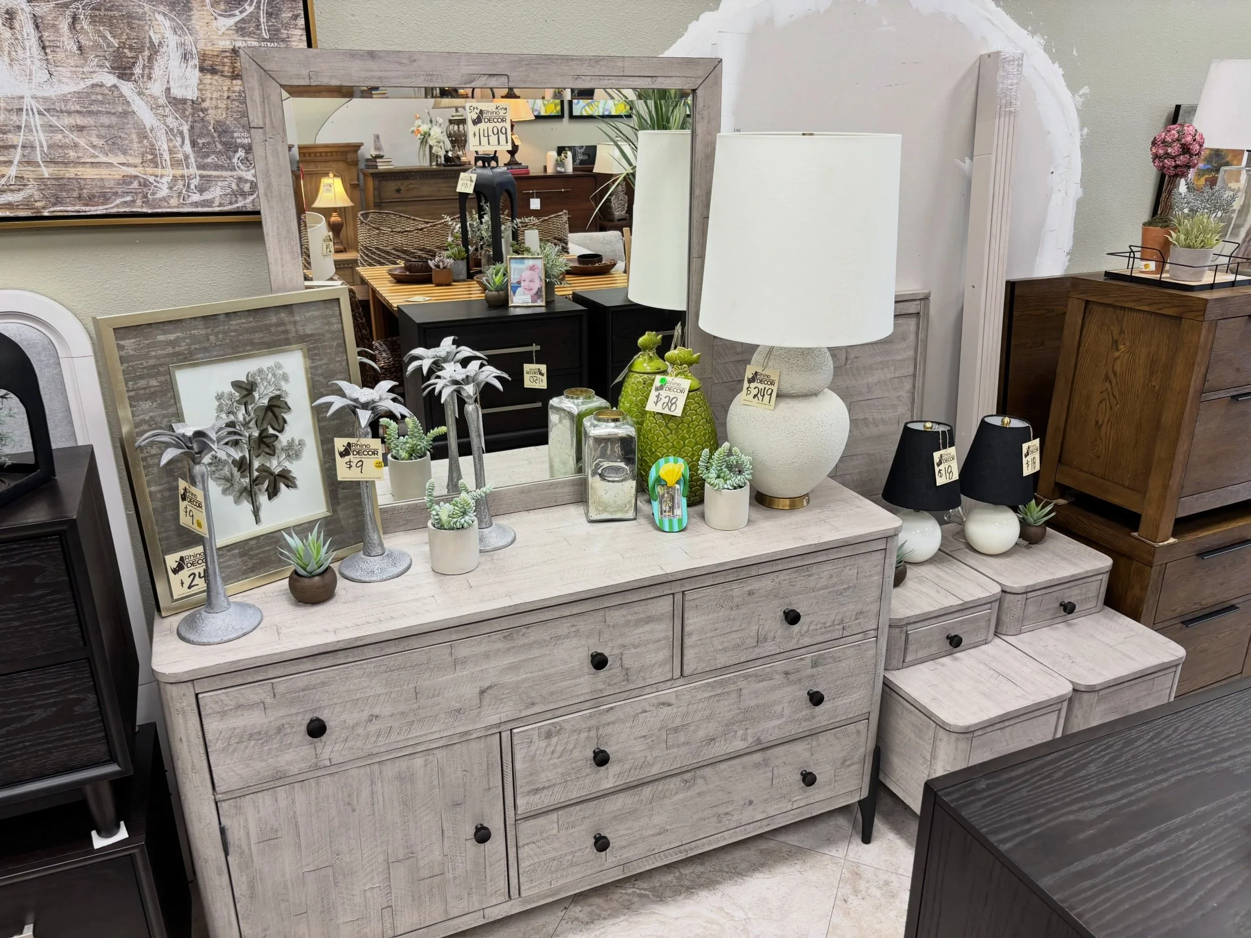 LOWERED PRICE&hellip; 

Aspen Homes 5pc King Bedroom Set
✅ Great Condition
📏 Dresser: 62.5&rdquo; x 17.5&rdquo; x 36&rdquo;H, Nightstands: 25.5&rdquo; x 15.5&rdquo; x 24.5&rdquo;H, Bed 83.5&rdquo;L x 51.5&rdquo;H 
💲 1499

Available now at Rhino Dec