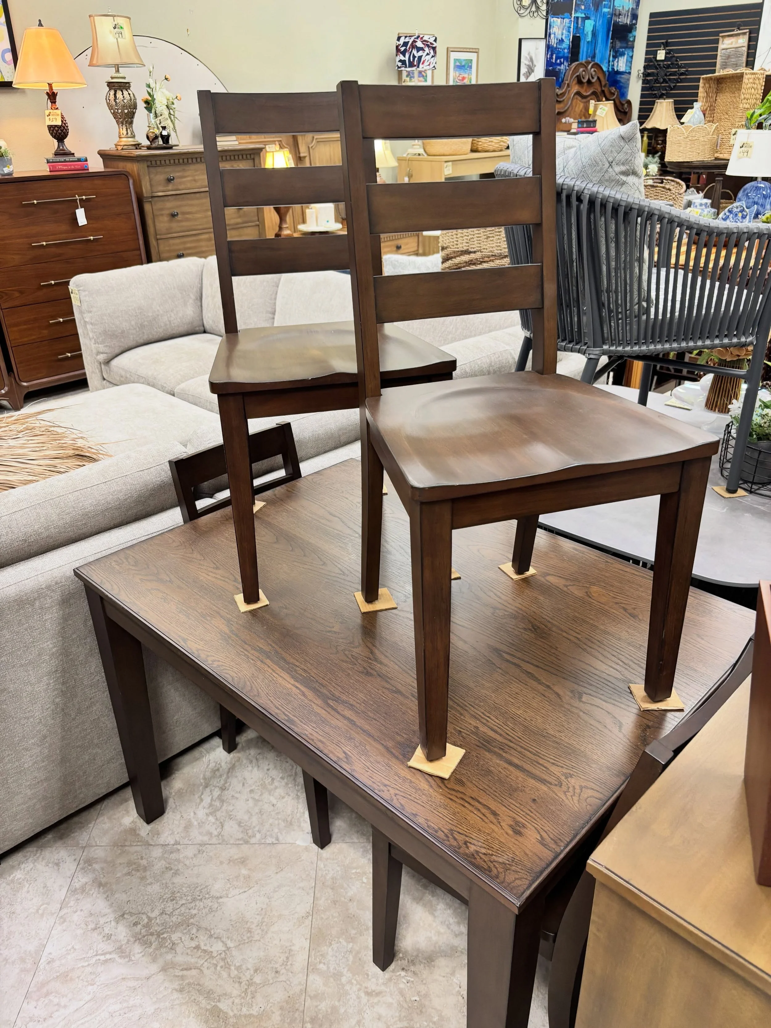 LOWERED PRICING&hellip; Open Box Set

5pc Carson Dining Table Set
✅ Excellent condition
📏 Table: 48.5&rdquo; x 35.5&rdquo; x 30&rdquo;H, Chairs: 18&rdquo; x 20&rdquo; x 36&rdquo;H
💲 299

Available now at Rhino Decor
📍 13393 W Colonial Dr, Winter G