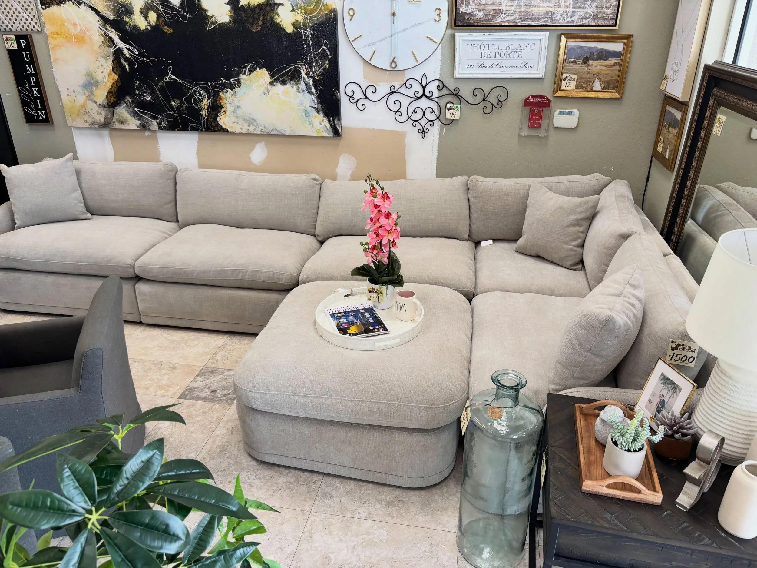 JUST ARRIVED &mdash; don&rsquo;t miss this one.

Hartley 6pc Modular Beige Sectional 
✅ Great Condition 
📏 125&rdquo; x 125&rdquo; x 39&rdquo; x 34&rdquo;H
💲 1500

Available now at Rhino Decor
📍 13393 W Colonial Dr, Winter Garden, FL 34787
🕙 Tue&