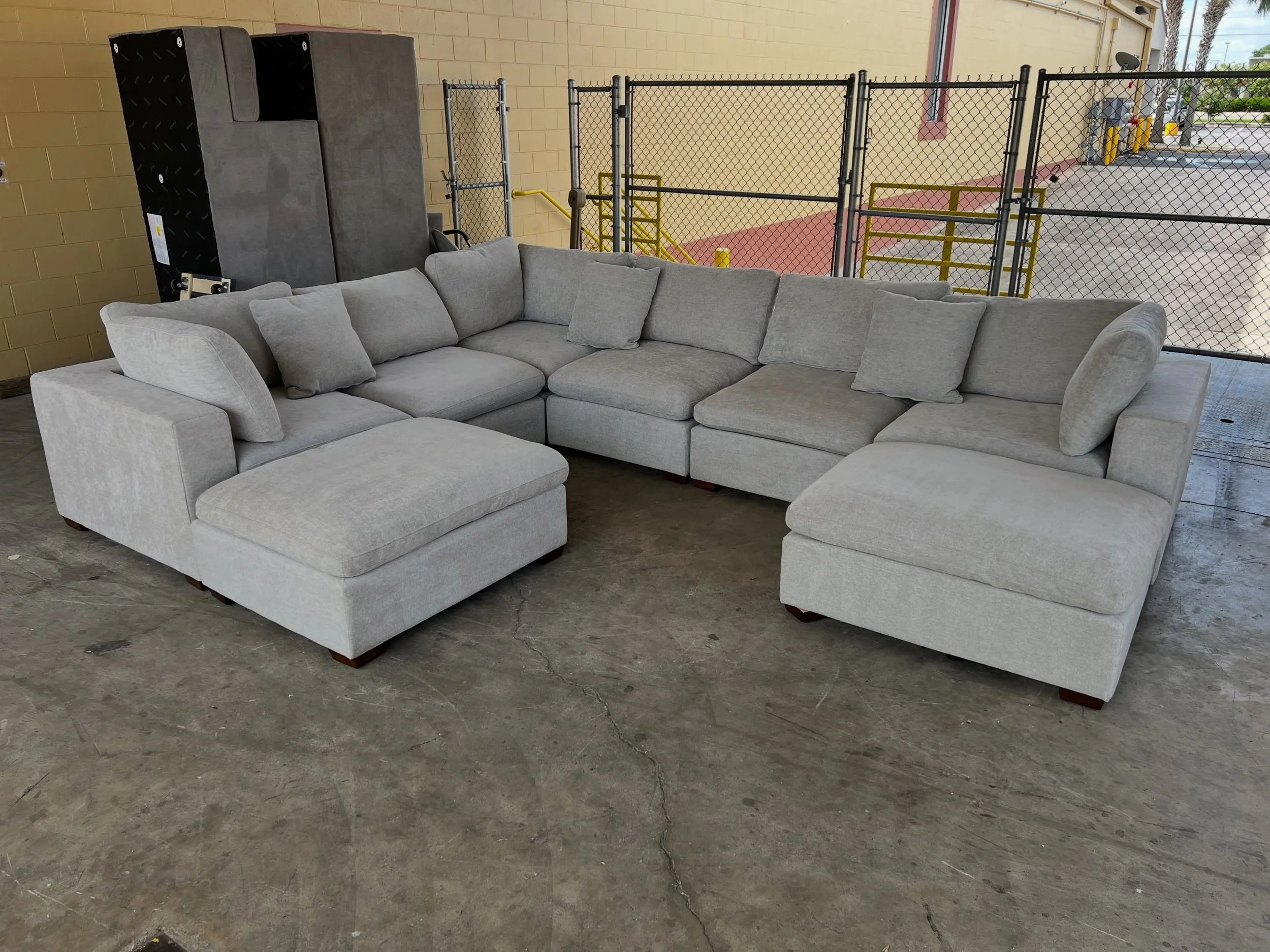 JUST ARRIVED &mdash; don&rsquo;t miss this one.

Light Gray Thomasville Lowell 8pc Modular Sectional 
✅ Like New Condition
📏 118&rdquo; x 152&rdquo; x 42&rdquo; x 37&rdquo;H, Ottomans: 42&rdquo; x 34&rdquo; x 20.5&rdquo;H
 💲 1500

Available now at 