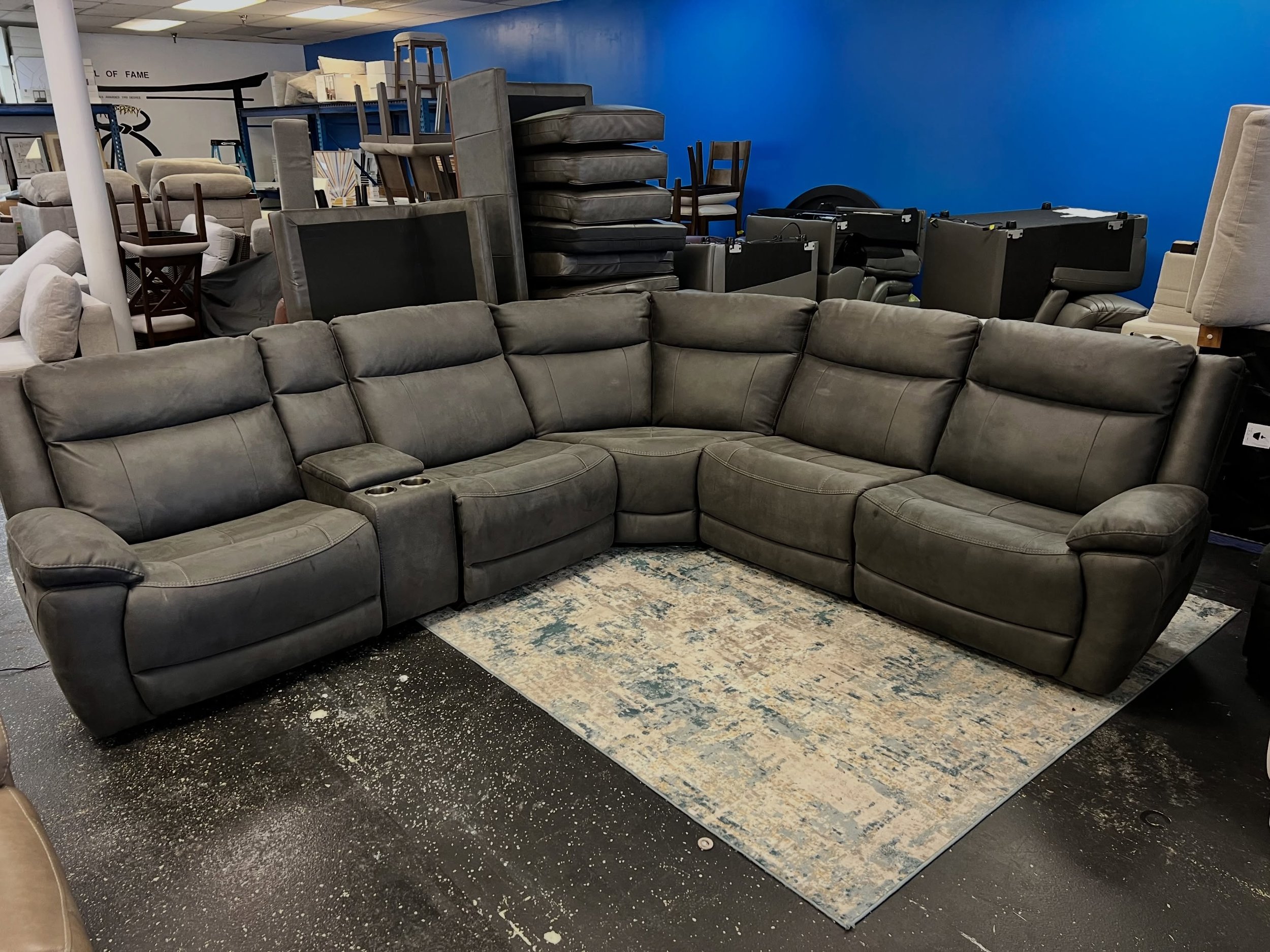 JUST ARRIVED &mdash; another great find at Rhino Decor.

Dark Gray Power Reclining Sectional 
✅ Excellent Condition 
📏 130&rdquo; x 117&rdquo; x 39&rdquo; x 41&rdquo;H
 💲 1099

Available now at Rhino Decor
📍 13393 W Colonial Dr, Winter Garden, FL 