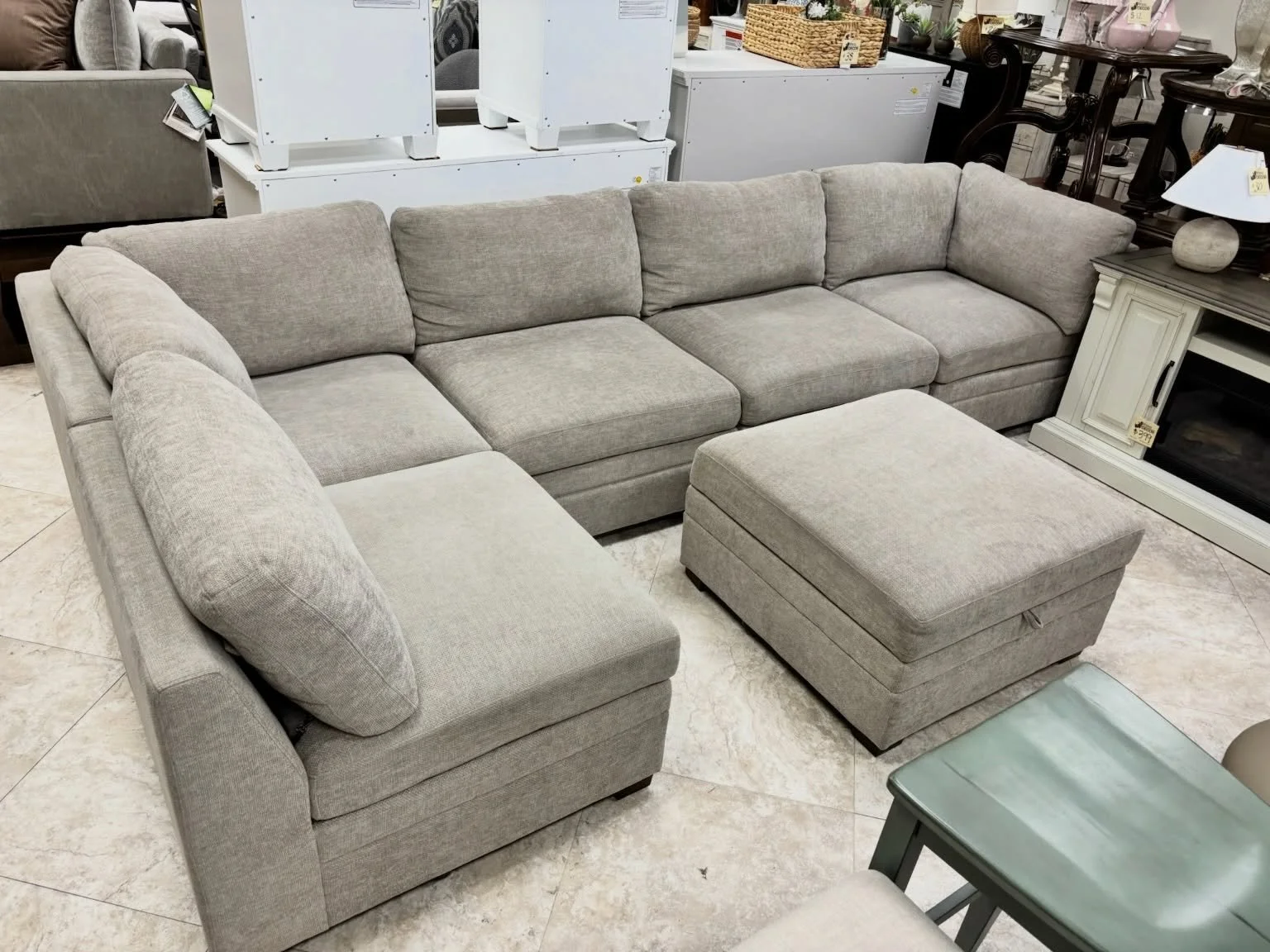 JUST ARRIVED &mdash; quality at a great value! 🦏

Thomasville 6pc Taupe Modular Sectional w/Ottoman
✅ Like New
📏 107&rdquo; x 107&rdquo;x 38&rdquo; x 37&rdquo;H
💲1000

Rhino Decor
📍 13393 W Colonial Dr, Winter Garden, FL 34787
🕙 Tue&ndash;Thu 10
