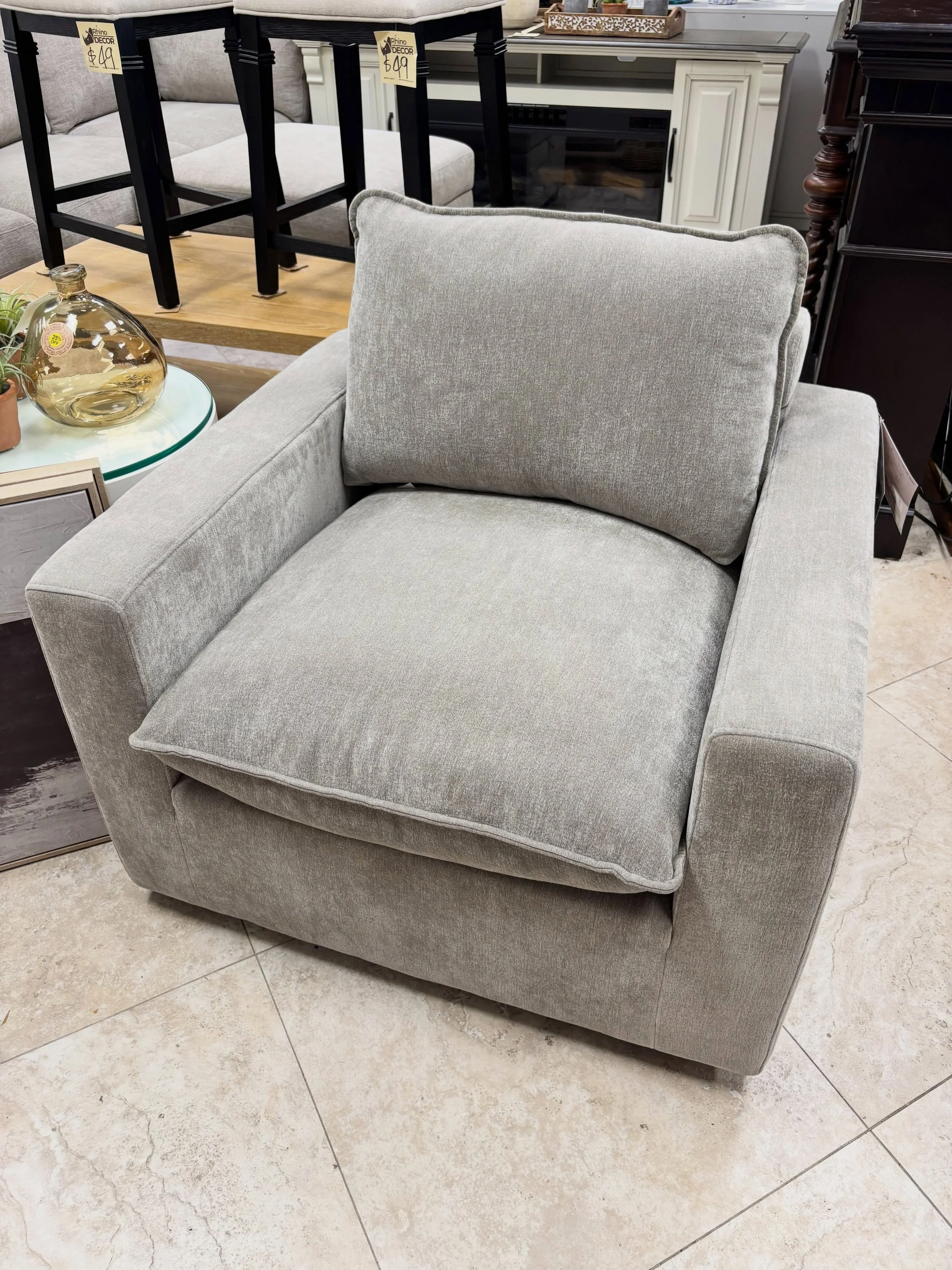 JUST ARRIVED &mdash; another great find at Rhino Decor.

Brand New Sereen Accent Chair (Gray)
✅ Brand New Condition
📏 37.5&rdquo; x 35.5&rdquo; x 33.5&rdquo;H
💲 300

Available now at Rhino Decor
📍 13393 W Colonial Dr, Winter Garden, FL 34787
🕙 Tu
