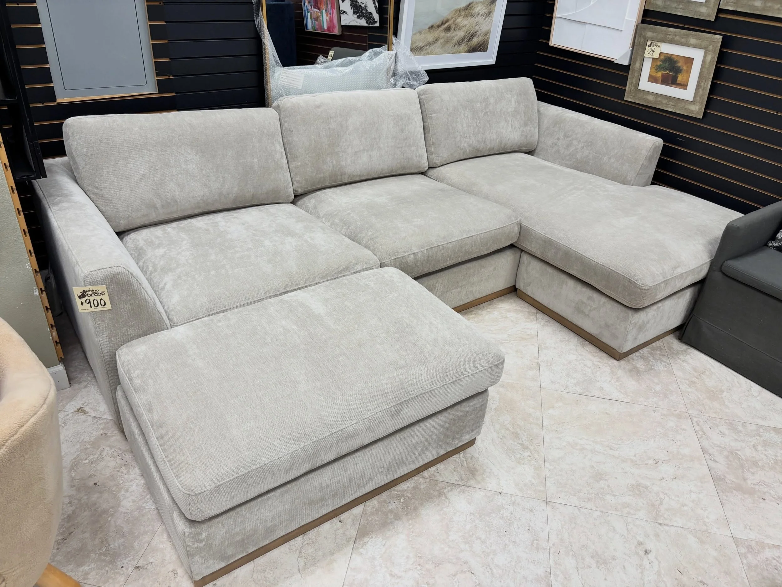 NOW ON THE FLOOR &mdash; another great find at Rhino Decor 🦏

Henredon Caley Reversible Sofa Chaise w/ Ottoman
✅ Like New Condition
📏 69&rdquo; x 117.3&rdquo; x 35&rdquo; H
💲900

Rhino Decor
📍 13393 W Colonial Dr, Winter Garden, FL 34787
🕙 Tue&n