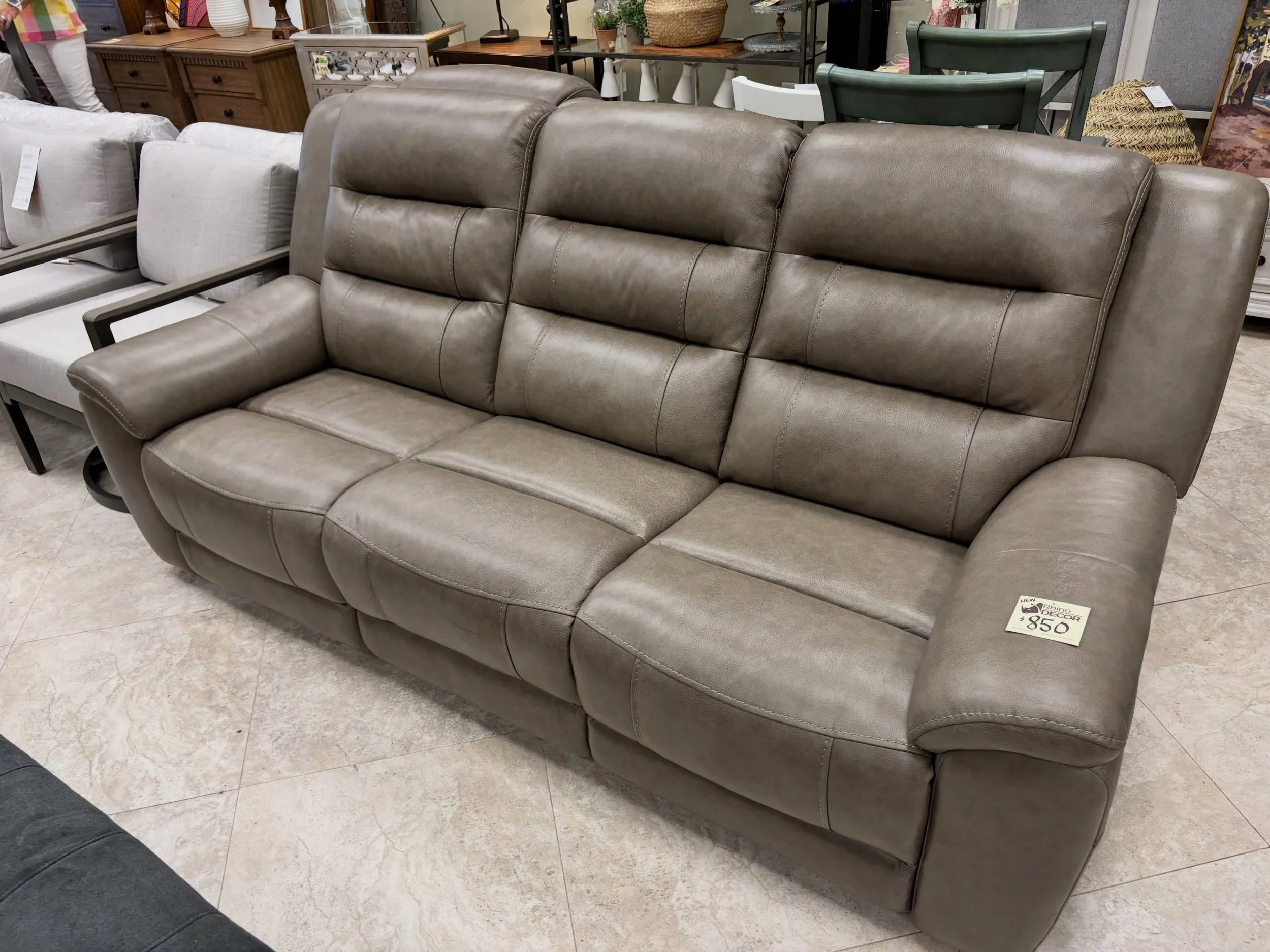 LUXURY LOOK BUT HALF THE PRICE &mdash; DON&rsquo;T MISS OUT!

 Leather Power Reclining Sofa
✅ Like New Condition
📏 88.1&rdquo;L x 40.1&rdquo;W x 41.7&rdquo;H
$850

Available now at Rhino Decor
📍 13393 W Colonial Dr, Winter Garden, FL 34787
🕐 Tue&n