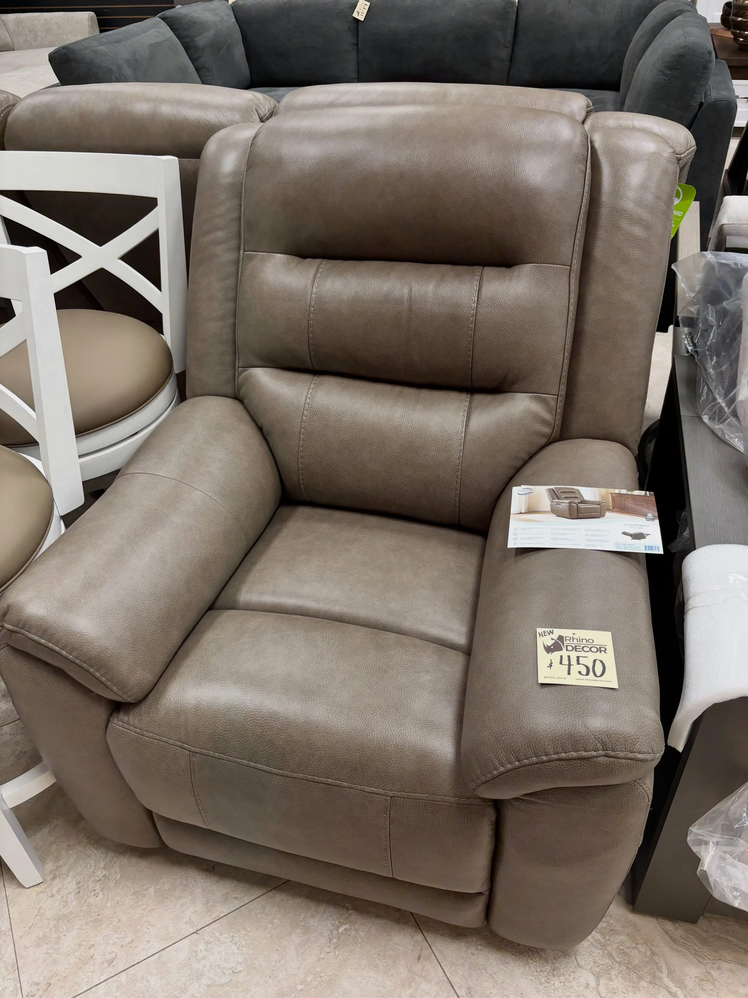 NOW ON THE FLOOR &mdash; and priced to move.

Mason Taupe Leather Power Recliner
✅ Like New Condition
📏 36&rdquo;W x 40&rdquo;D x 42&rdquo;H
$450

Available now at Rhino Decor
📍 13393 W Colonial Dr, Winter Garden, FL 34787
🕐 Tue&ndash;Thu 10&ndash
