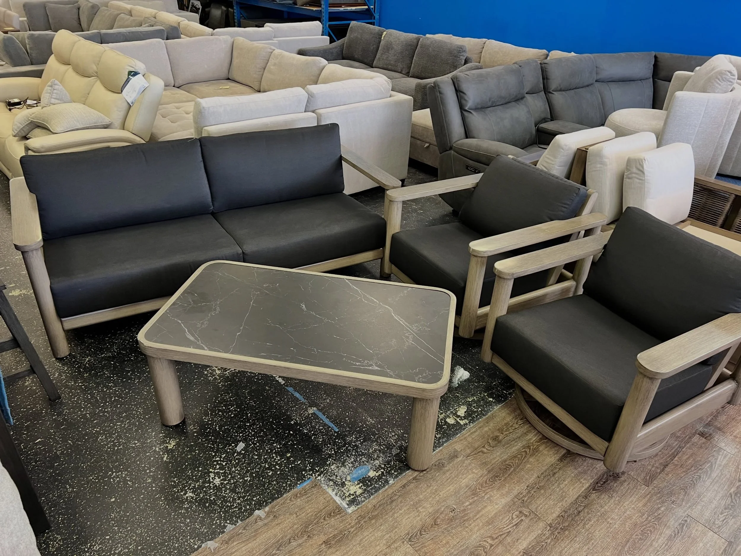 JUST ARRIVED &mdash; another great find at Rhino Decor 🦏

4pc SunVilla Barton Patio Seating Set
✅ Excellent Condition 
📏 Sofa: 77&rdquo; x 35&rdquo; x 29.5&rdquo;H, Chairs: 32&rdquo; x 35&rdquo; x 29.5&rdquo;H, Coffee Table: 48&rdquo; x 28&rdquo; x