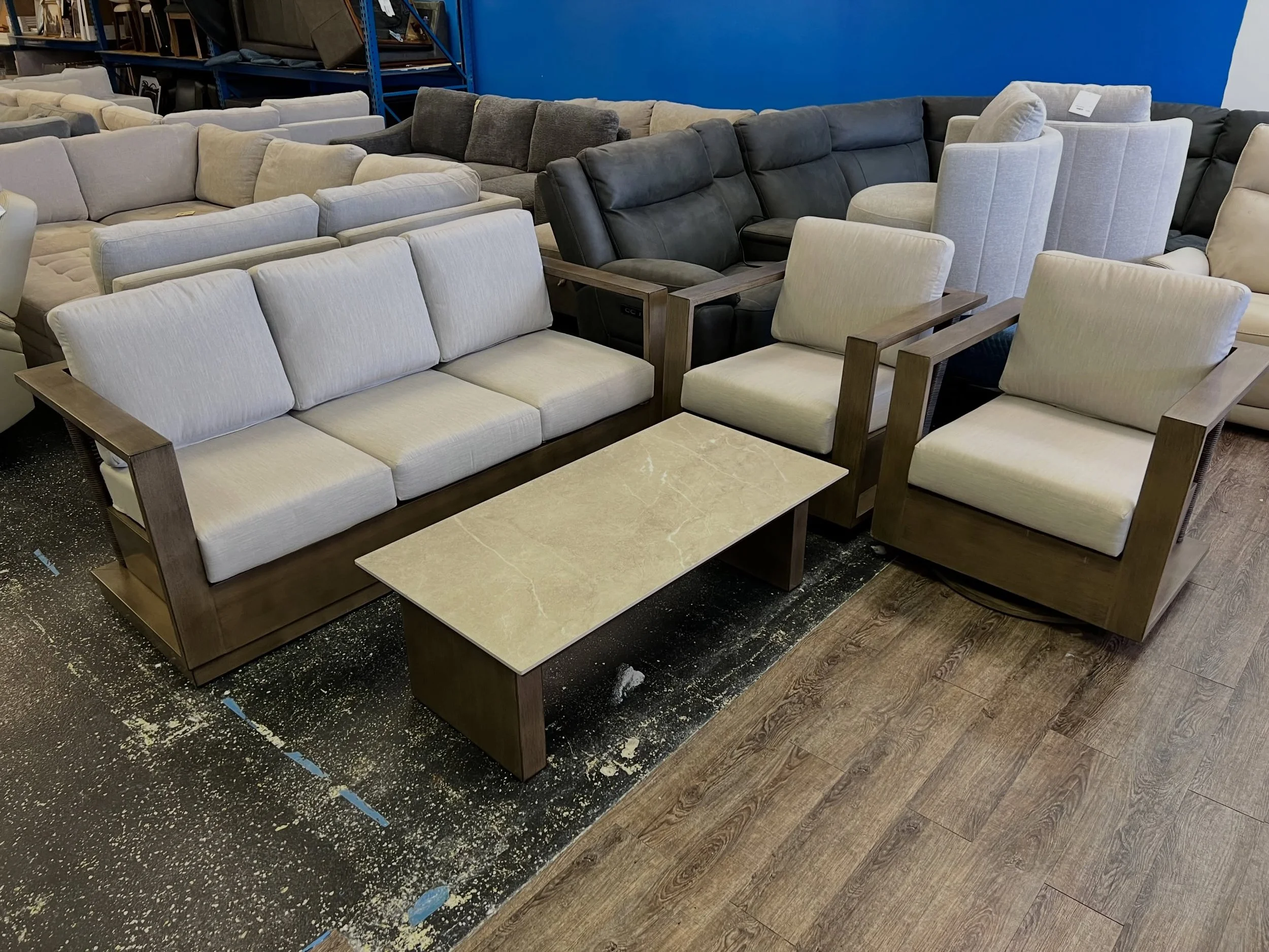 JUST ARRIVED &mdash; another great find at Rhino Decor 🦏

4pc SunVilla Sorrento Patio Seating Set
✅ Like New Condition
📏 Sofa: 72.5&rdquo; x 31&rdquo; x 27&rdquo;H, Chairs: 31&rdquo; x 31&rdquo; x 27&rdquo;H, Coffee Table: 48&rdquo; x 24&rdquo; x 1