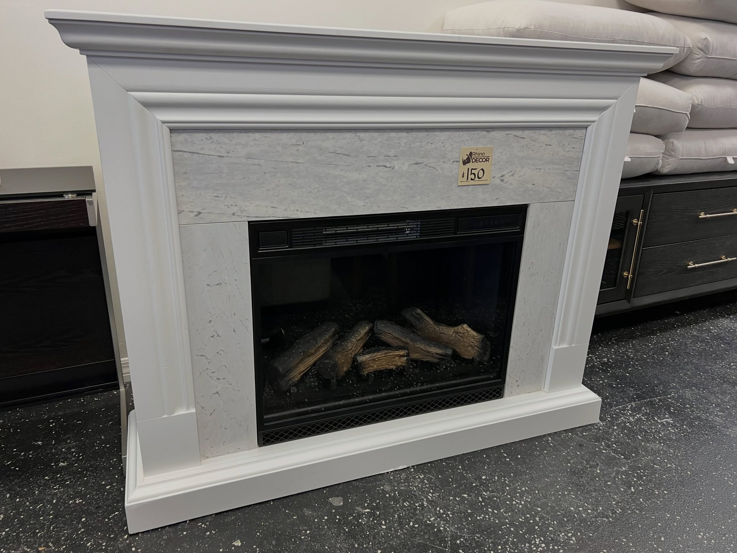 JUST ARRIVED &mdash; and priced to move!! 🦏

White Electric Fireplace Console
✅ Good Condition
📏 53&rdquo; x 14&rdquo; x 42&rdquo;H
💲150

Rhino Decor
📍 13393 W Colonial Dr, Winter Garden, FL 34787
🕙 Tue&ndash;Thu 10&ndash;5 | Fri&ndash;Sat 10&nd