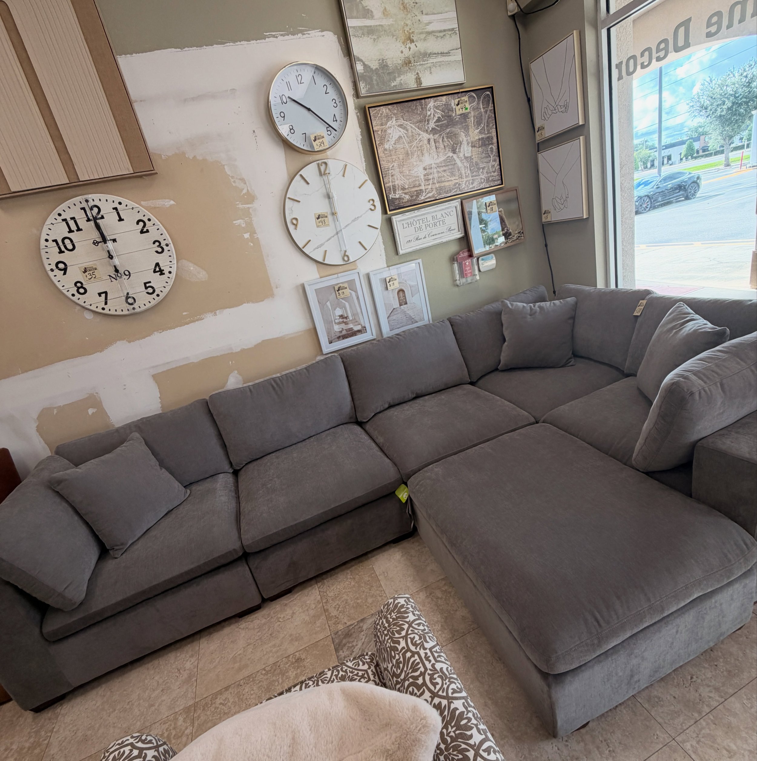 JUST ARRIVED &mdash; don&rsquo;t miss this one 🦏

Gray Thomasville Lowell 6pc Modular Sectional
✅ Like New Condition
📏 116&rdquo; x 116&rdquo; x 41&rdquo; x 26.5&rdquo;H
💲 1200

Rhino Decor
📍 13393 W Colonial Dr, Winter Garden, FL 34787
🕙 Tue&nd