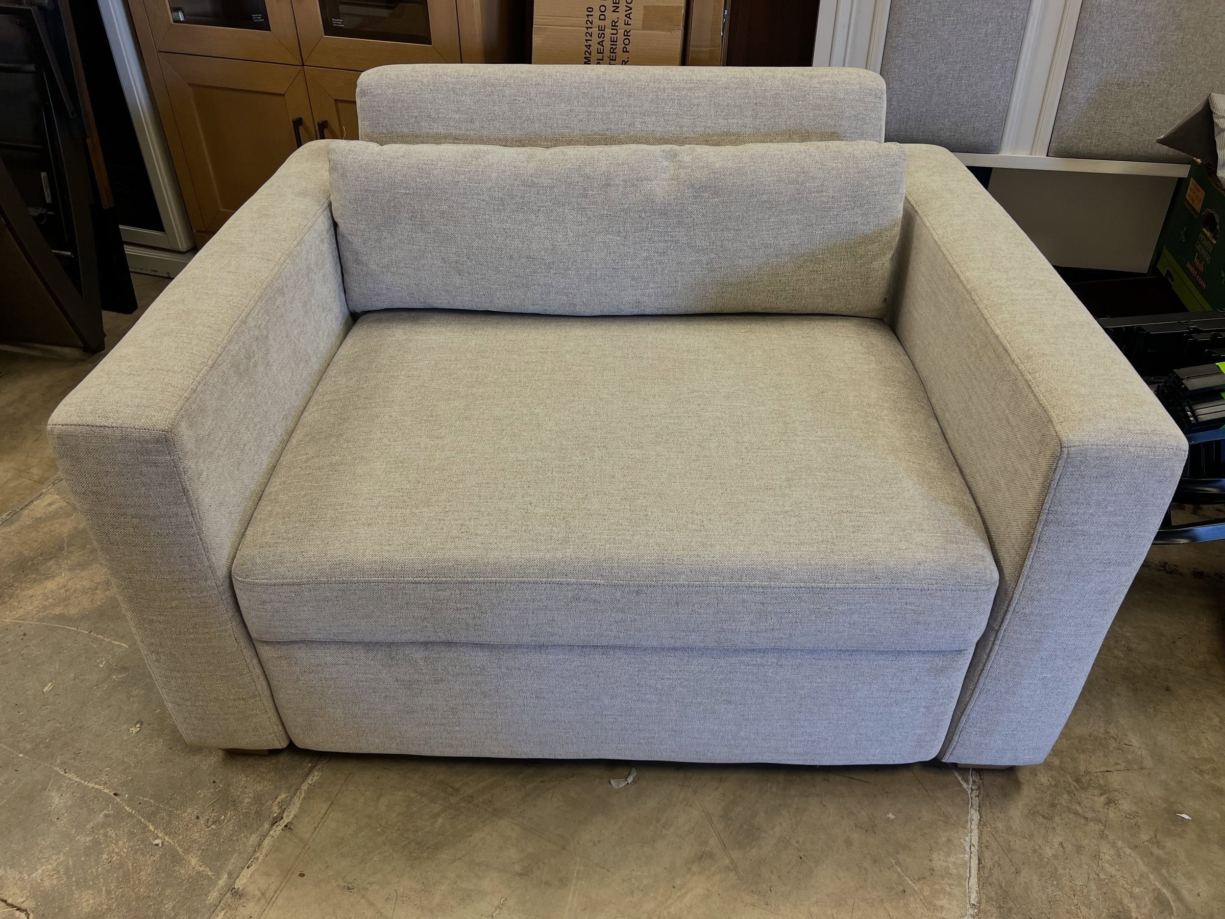 JUST ARRIVED &mdash; a versatile piece with lasting appeal.

Thomasville Dillard Convertible Sleeper Chair
✅ Excellent Condition
📏 Open: 52&rdquo; x 80&rdquo; x 26&rdquo;H, Closed 52&rdquo; x 41&rdquo; x 26&rdquo;H.
 💲 350

Available now at Rhino D