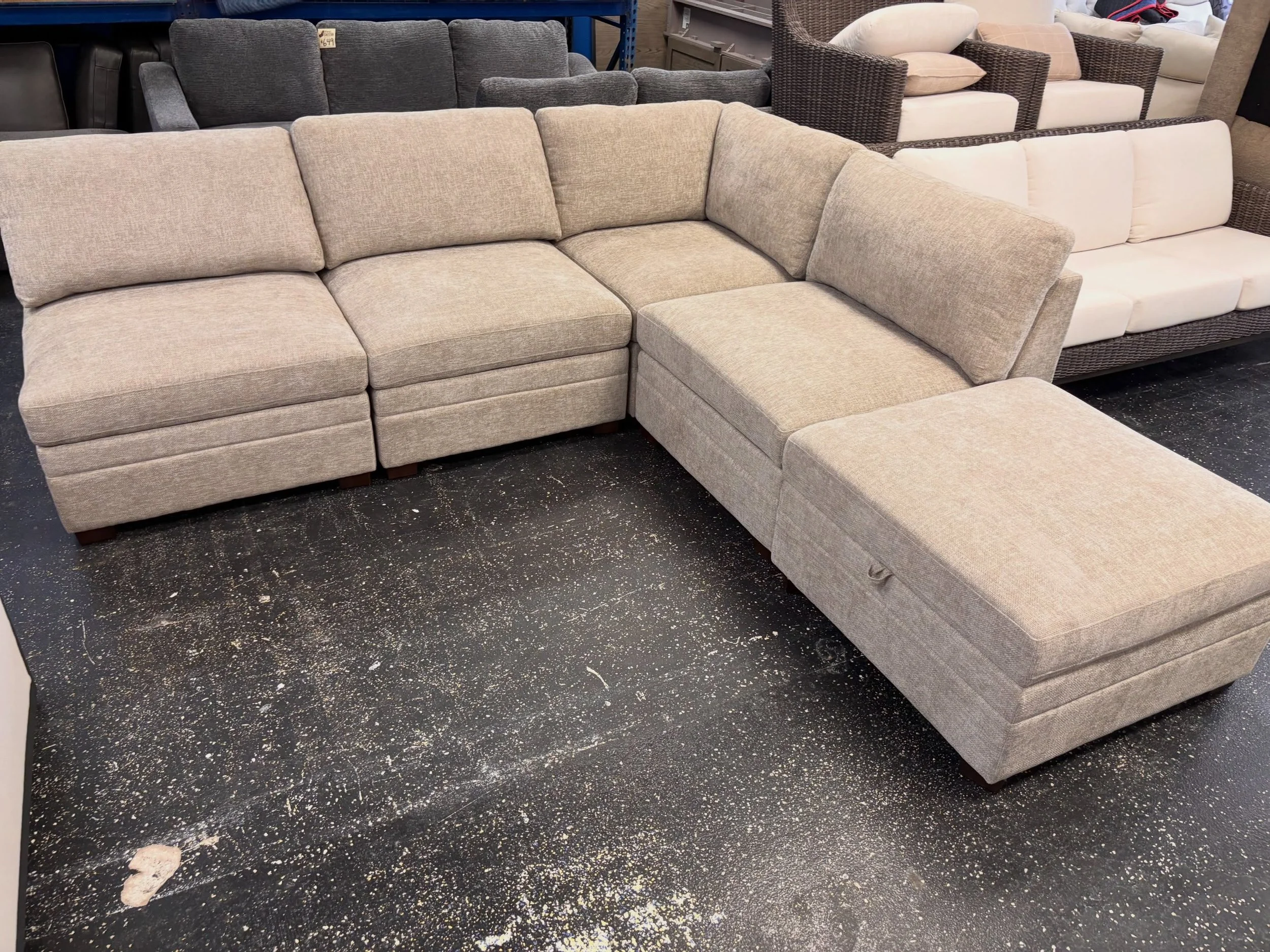 JUST ARRIVED &mdash; quality at a great value! 🦏

Thomasville 5pc Taupe Modular Sectional w/Ottoman
✅ Like New Condition 
📏 103&rdquo; x 103&rdquo;x 38&rdquo; x 37&rdquo;H
💲850

Rhino Decor
📍 13393 W Colonial Dr, Winter Garden, FL 34787
🕙 Tue&nd