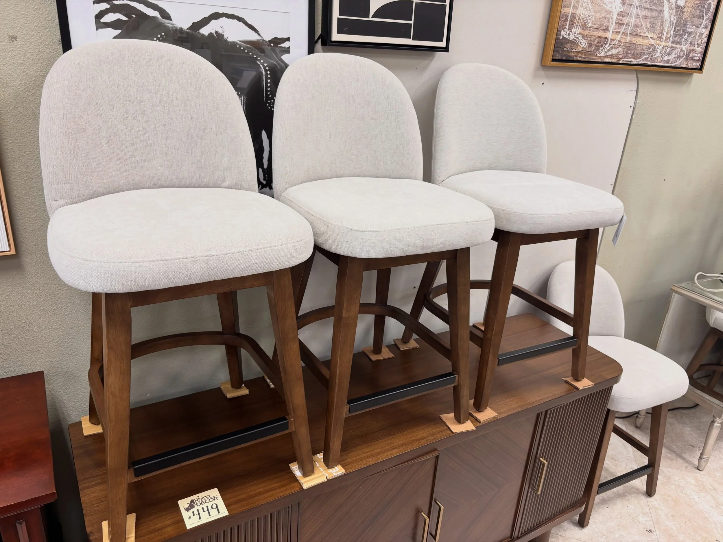 JUST ARRIVED &mdash; another great find at Rhino Decor 🦏

Swivel Fabric Counter Stools (4)
✅Like New Condition
📏 19.5&rdquo; x 21.5&rdquo; x 37.5&rdquo;H, Seat: 25&rdquo;H
💲399 for all 4

Rhino Decor
📍 13393 W Colonial Dr, Winter Garden, FL 34787
