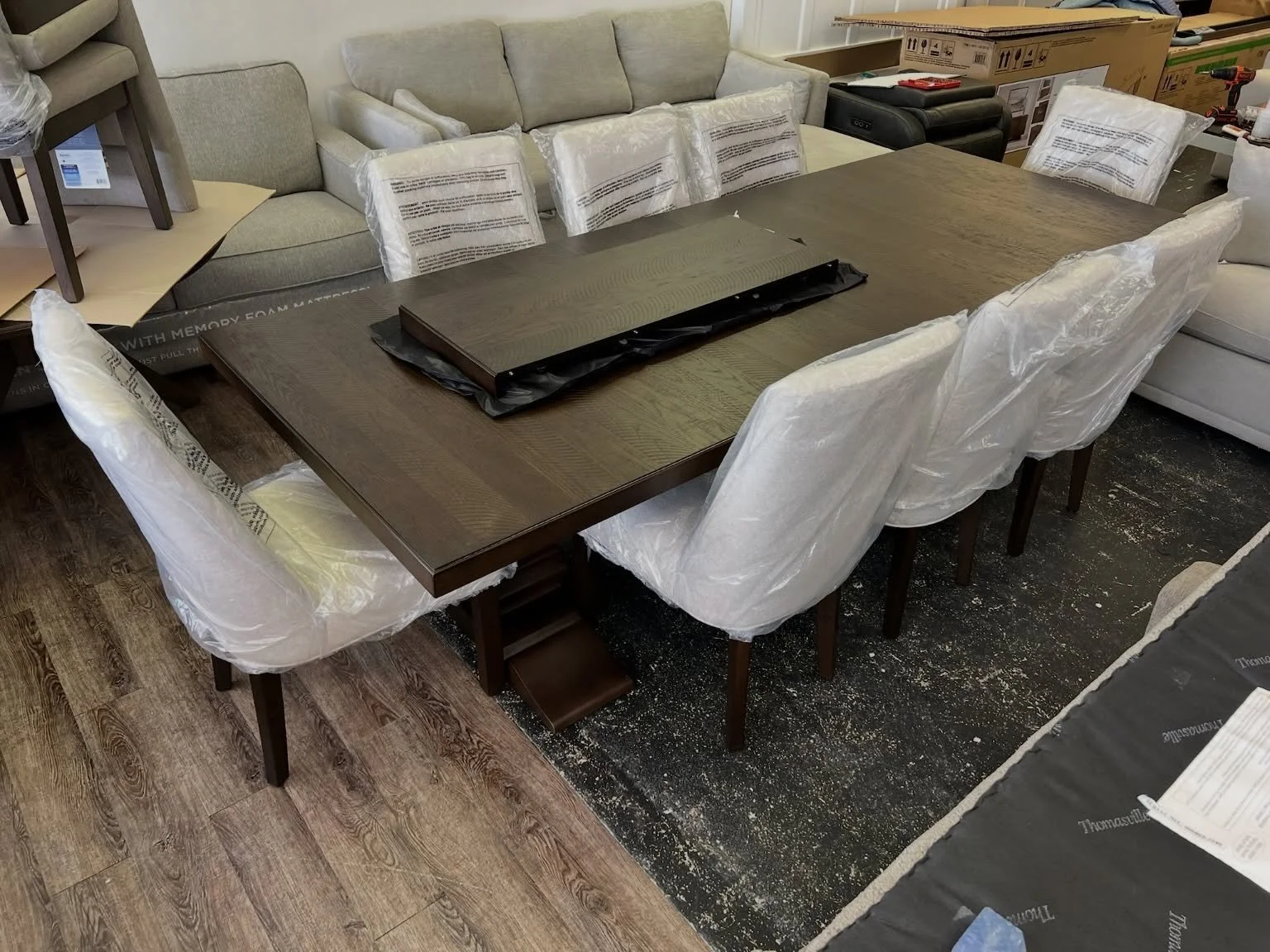 JUST ARRIVED &mdash; by popular demand!! 🦏

Dark Brown Trestle Table w/8 Chairs + Leaf
124&rdquo; x 42&rdquo; x 30&rdquo;H without the leaf it is 108&rdquo;L
Chairs 20&rdquo; x 25.5&rdquo; x 39&rdquo;H
Leaf is 16&rdquo;
💲1699

Rhino Decor
📍 13393 